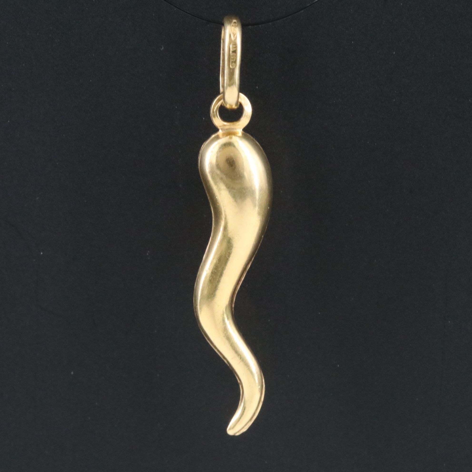 Italian 18K Cornicello Charm Pendant