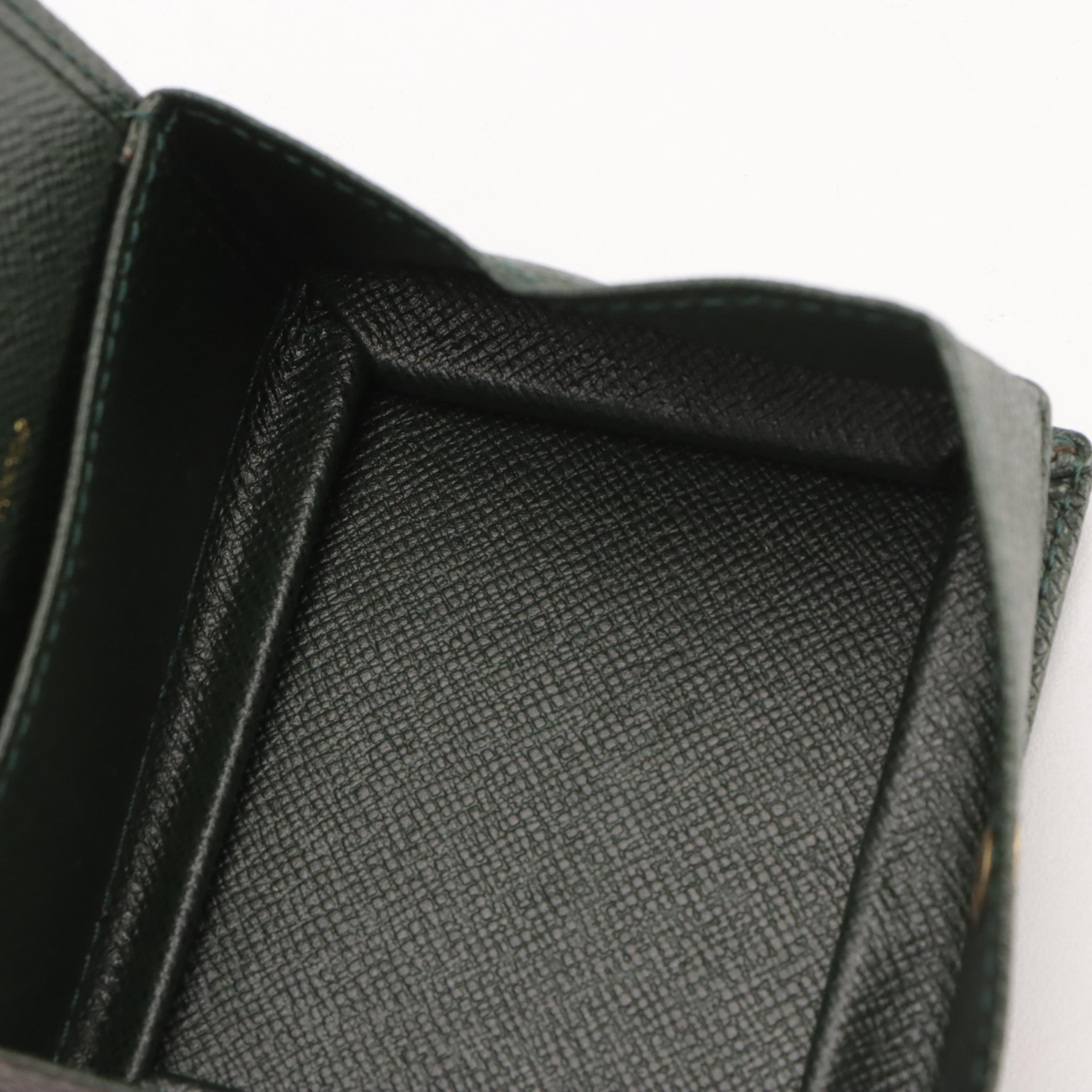 Louis Vuitton Porte-Monnaie Boîte in Dark Green Taïga Leather