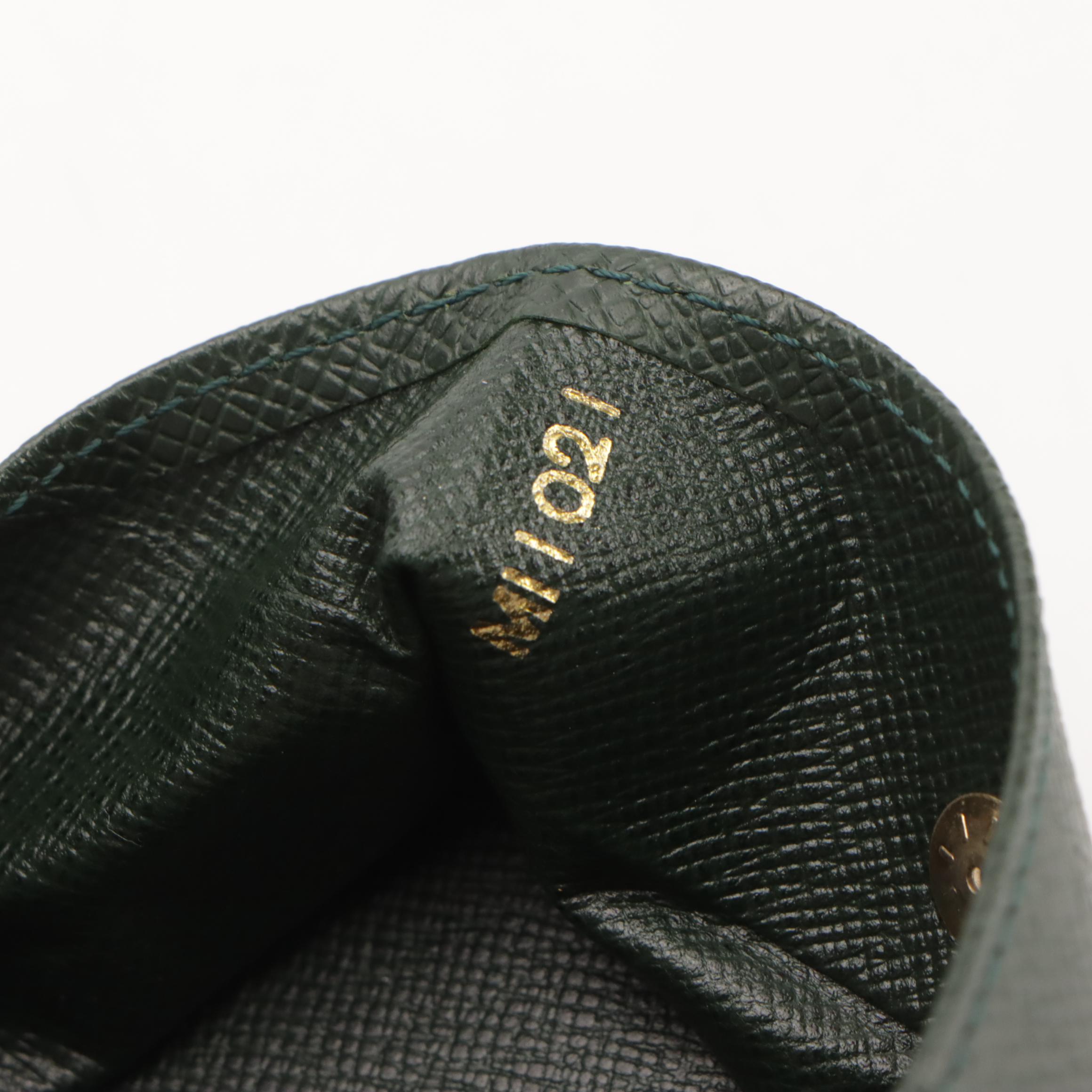 Louis Vuitton Porte-Monnaie Boîte in Dark Green Taïga Leather