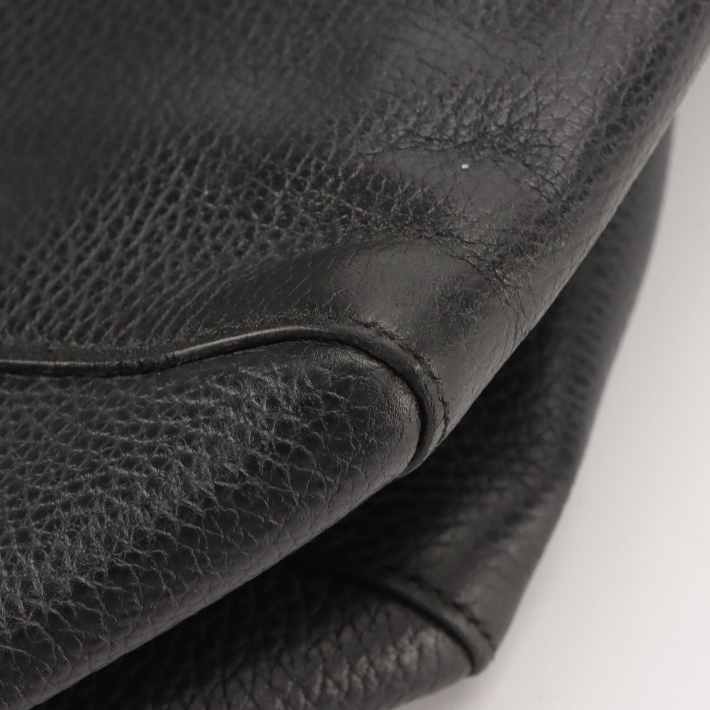 Gucci Medium Swing Tote in Grained Leather