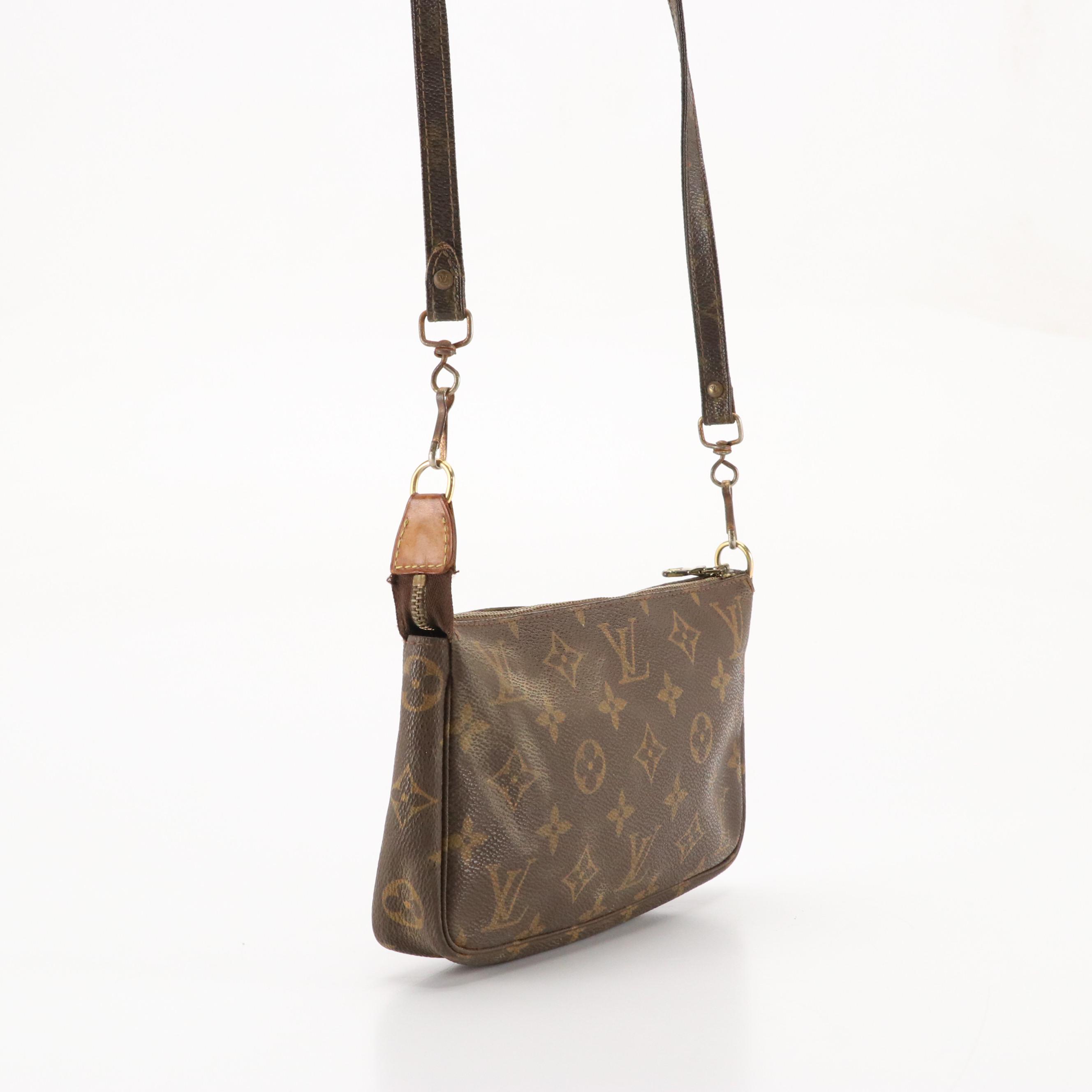 Louis Vuitton Pochette Accessoires Crossbody in Monogram Canvas