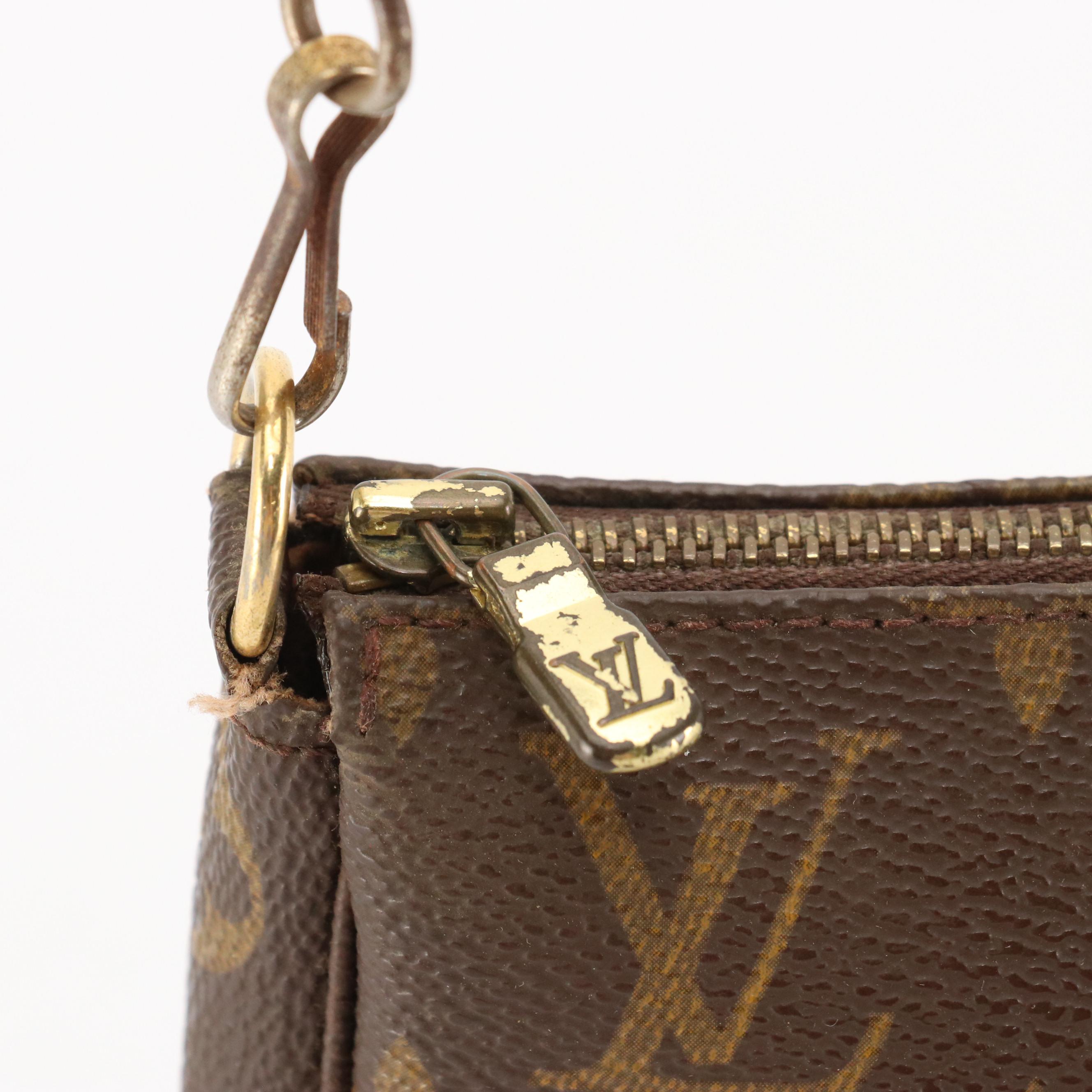 Louis Vuitton Pochette Accessoires Crossbody in Monogram Canvas