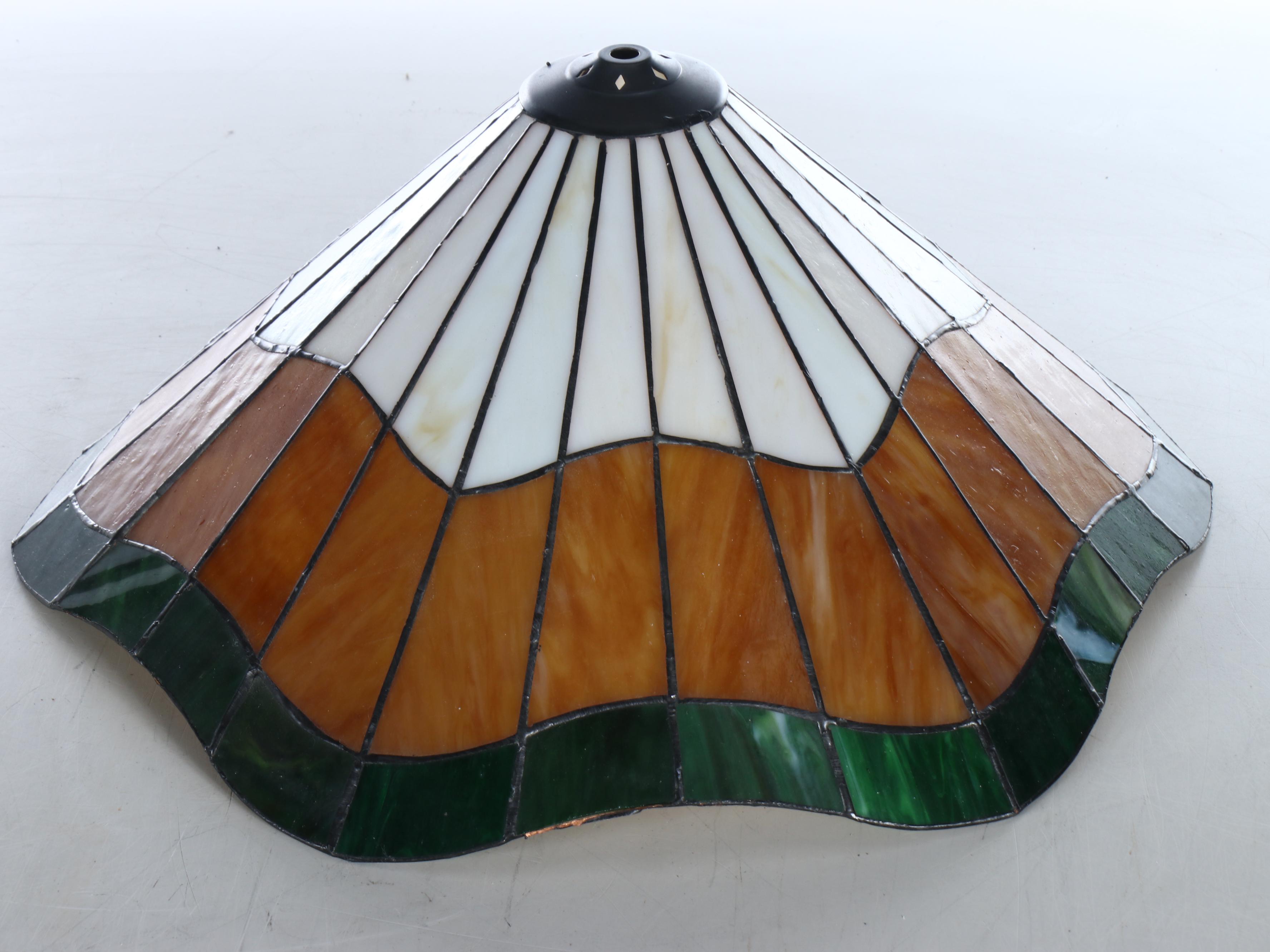 Slag Glass Fluted Table Lamp
