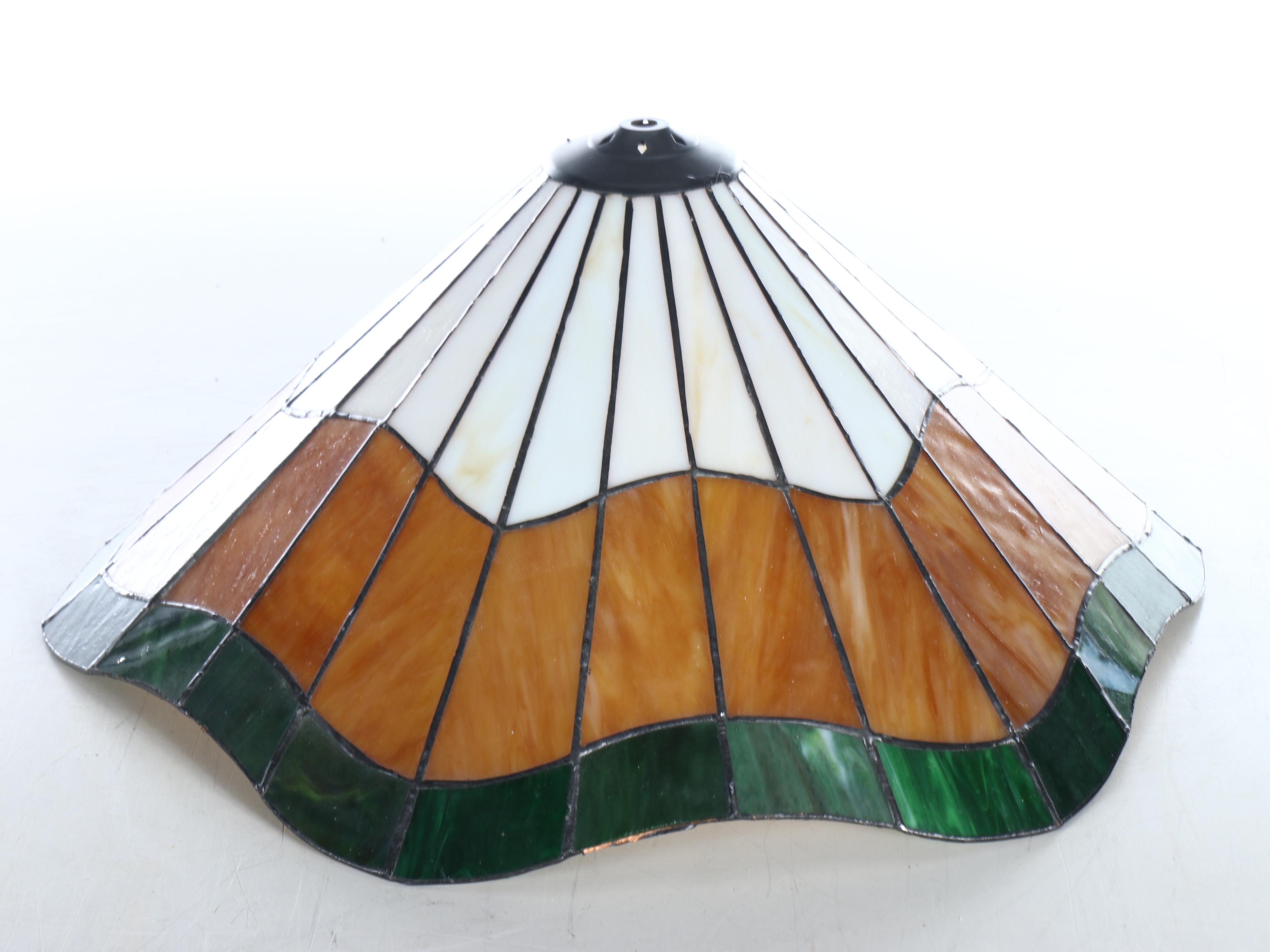 Slag Glass Fluted Table Lamp