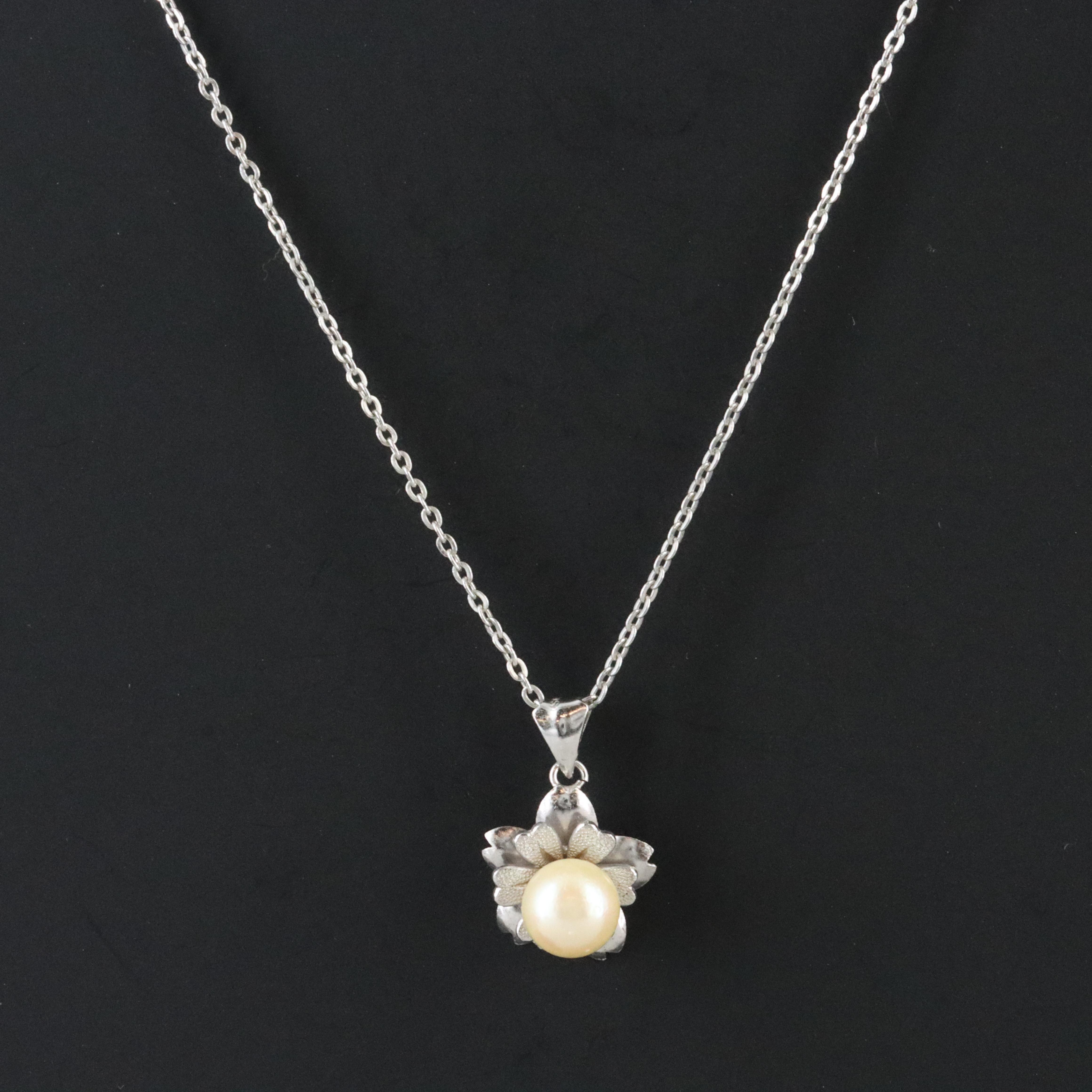 Pearl Flower Necklace