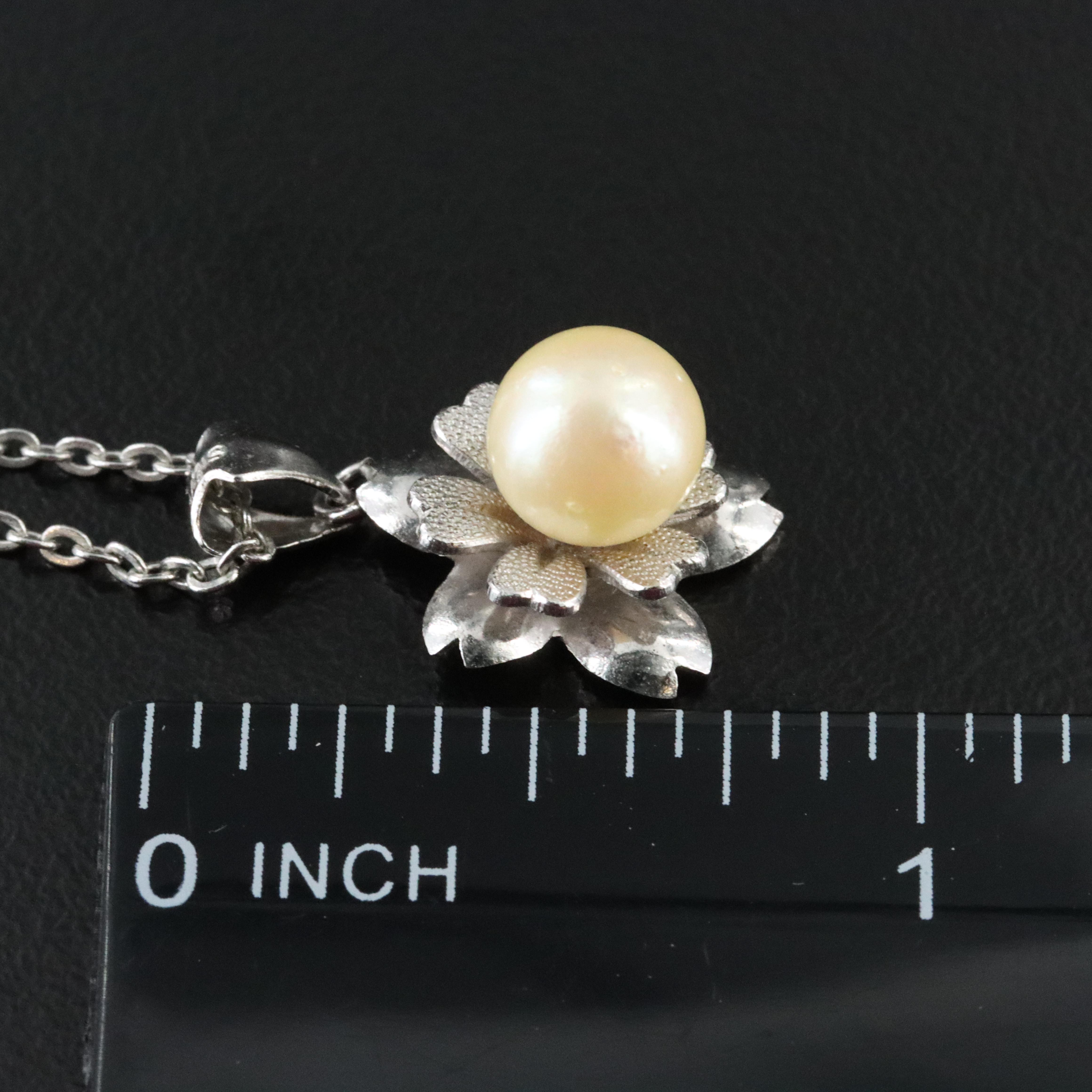 Pearl Flower Necklace