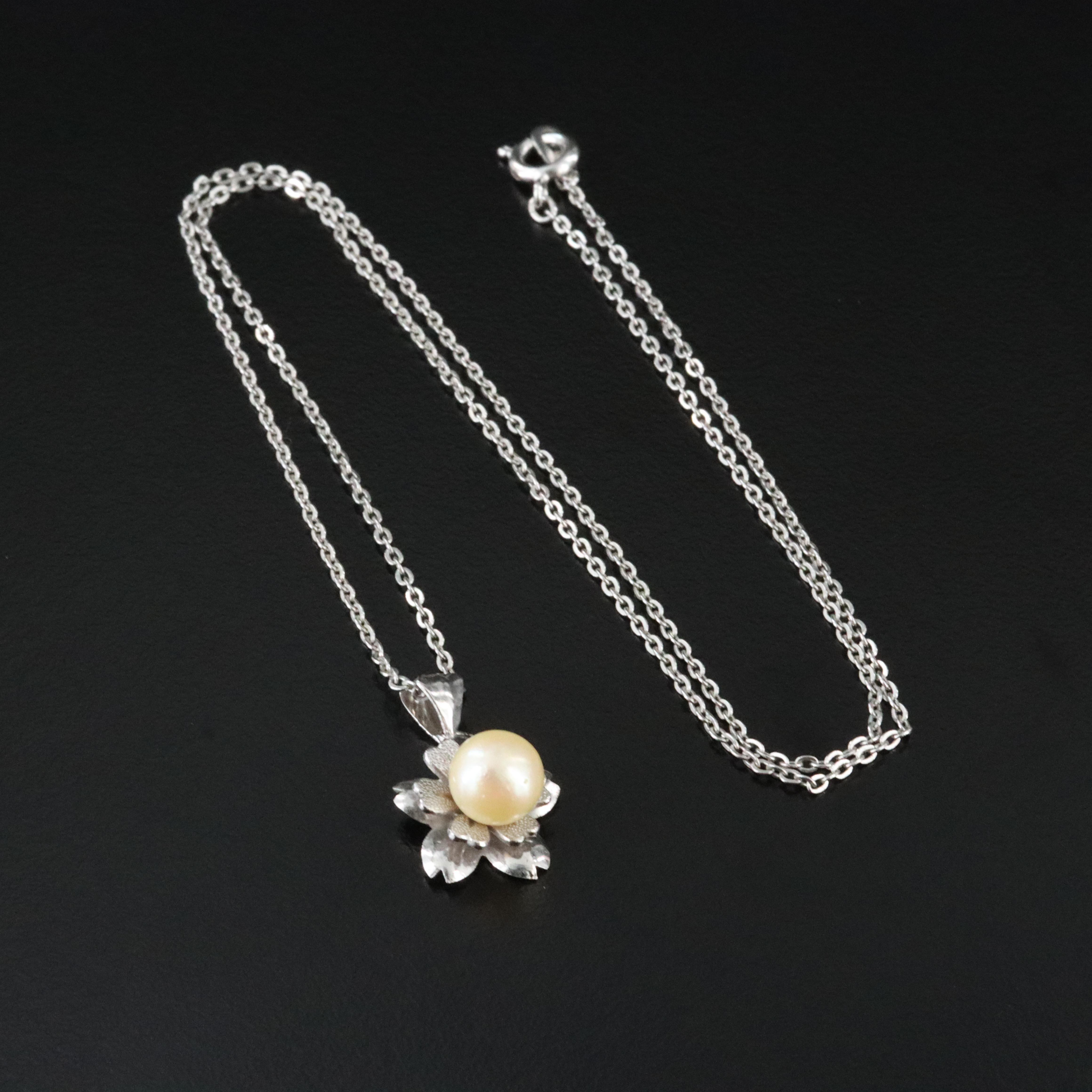 Pearl Flower Necklace