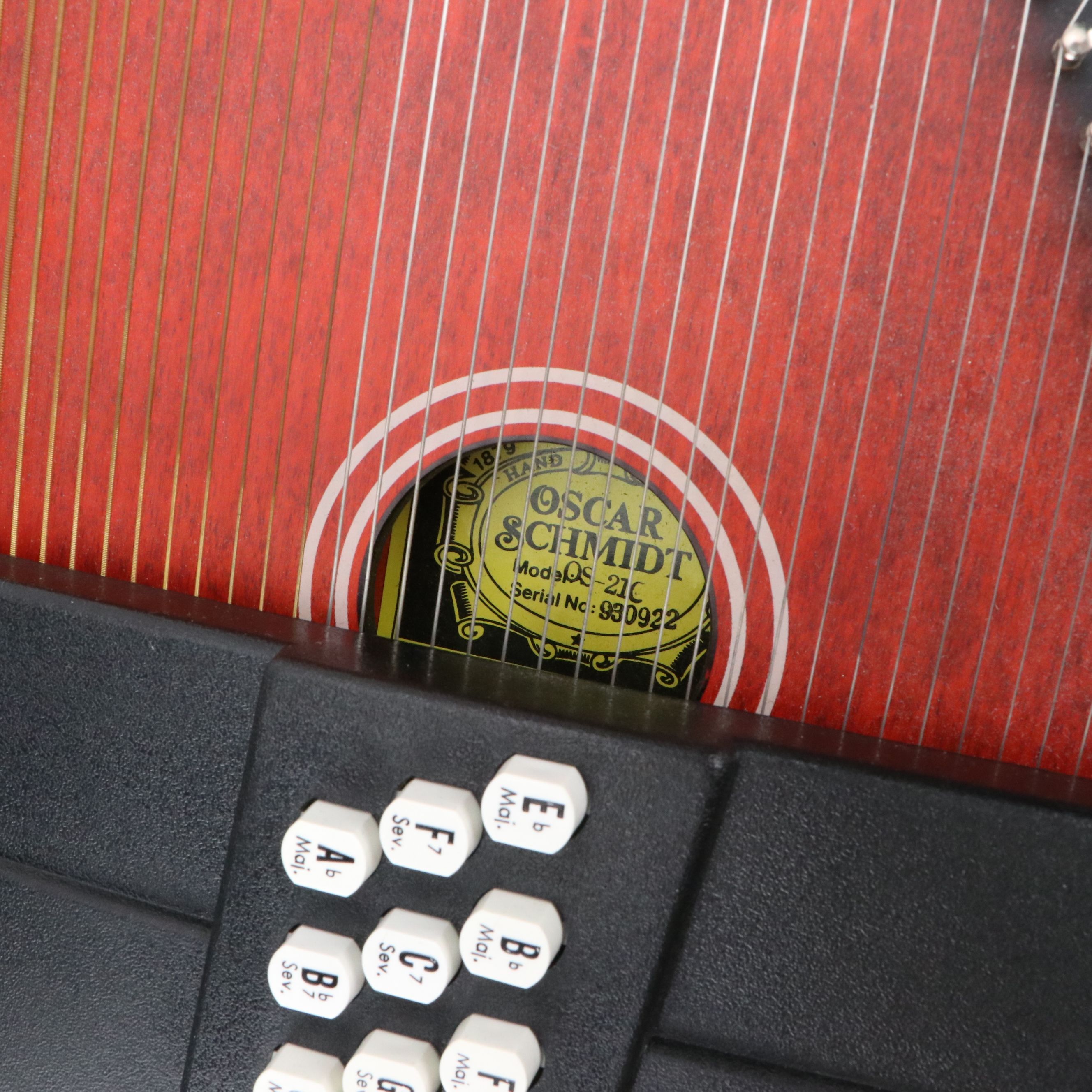 Oscar Schmidt Autoharp with Black Tolex Hard Case