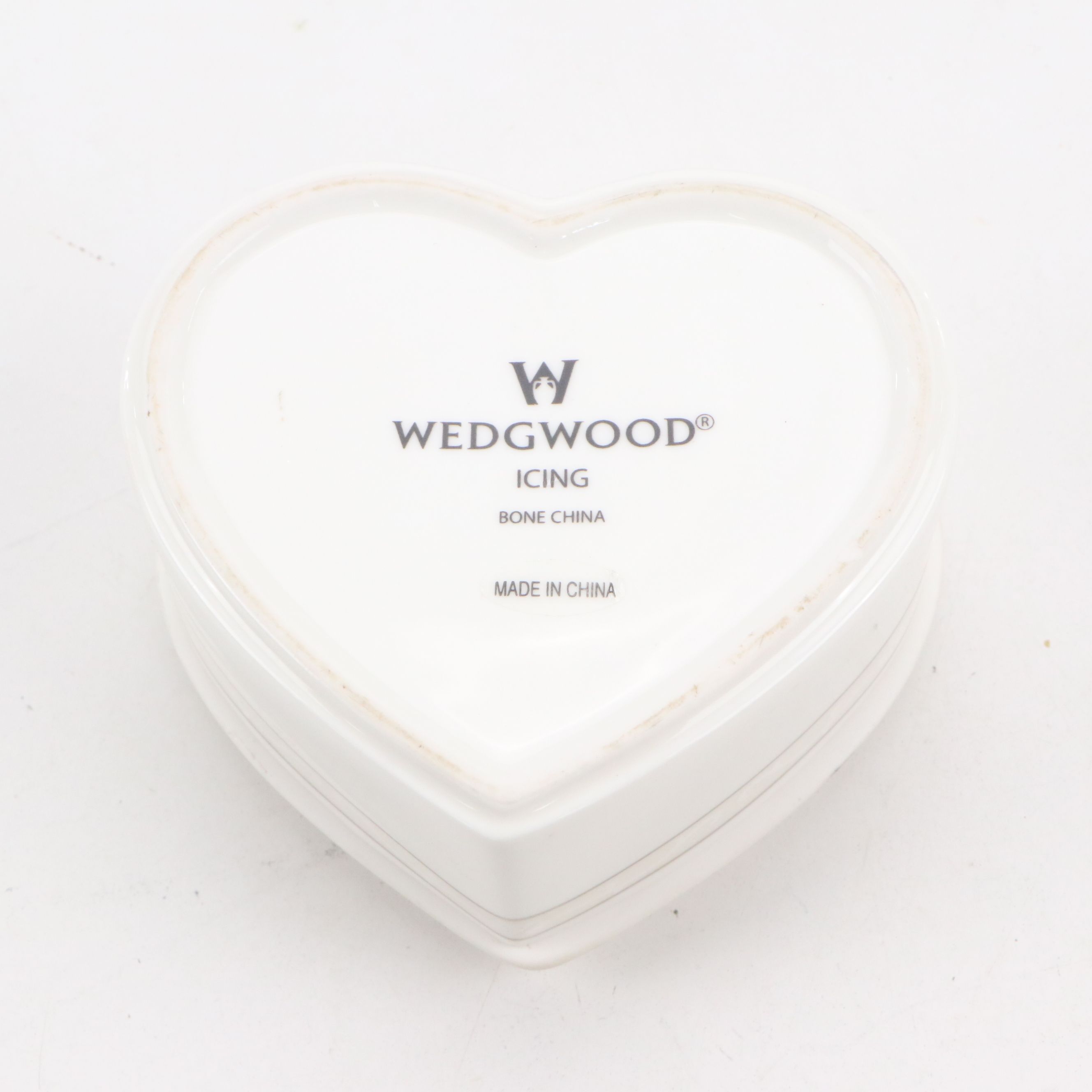 Wedgwood "Icing" Bone China Lidded Dish with Other Teapots and Décor