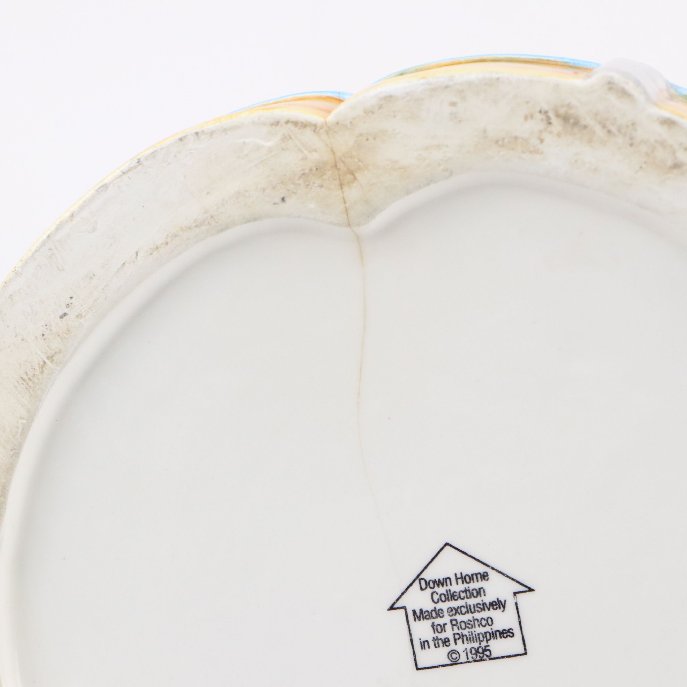 Wedgwood "Icing" Bone China Lidded Dish with Other Teapots and Décor