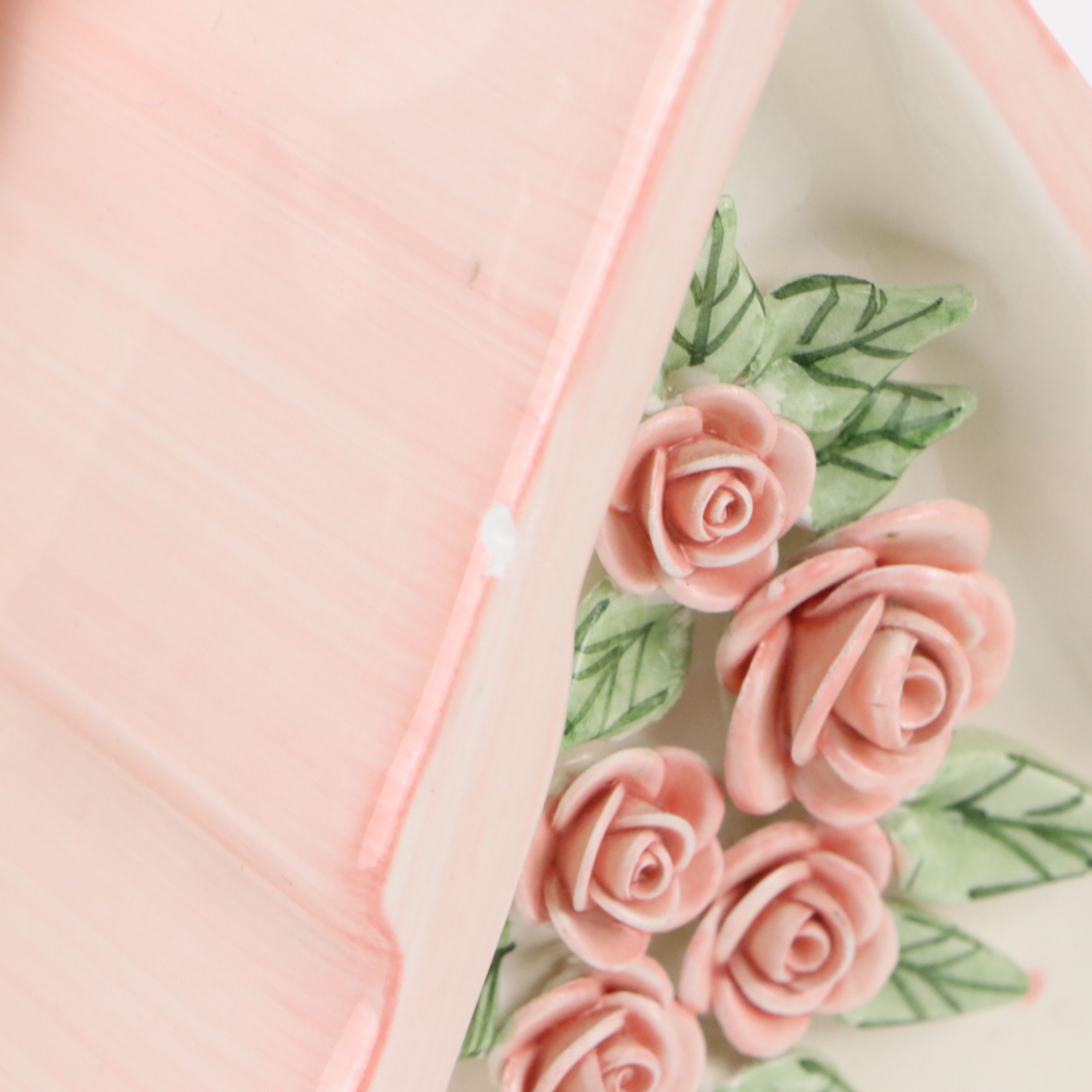 Wedgwood "Icing" Bone China Lidded Dish with Other Teapots and Décor