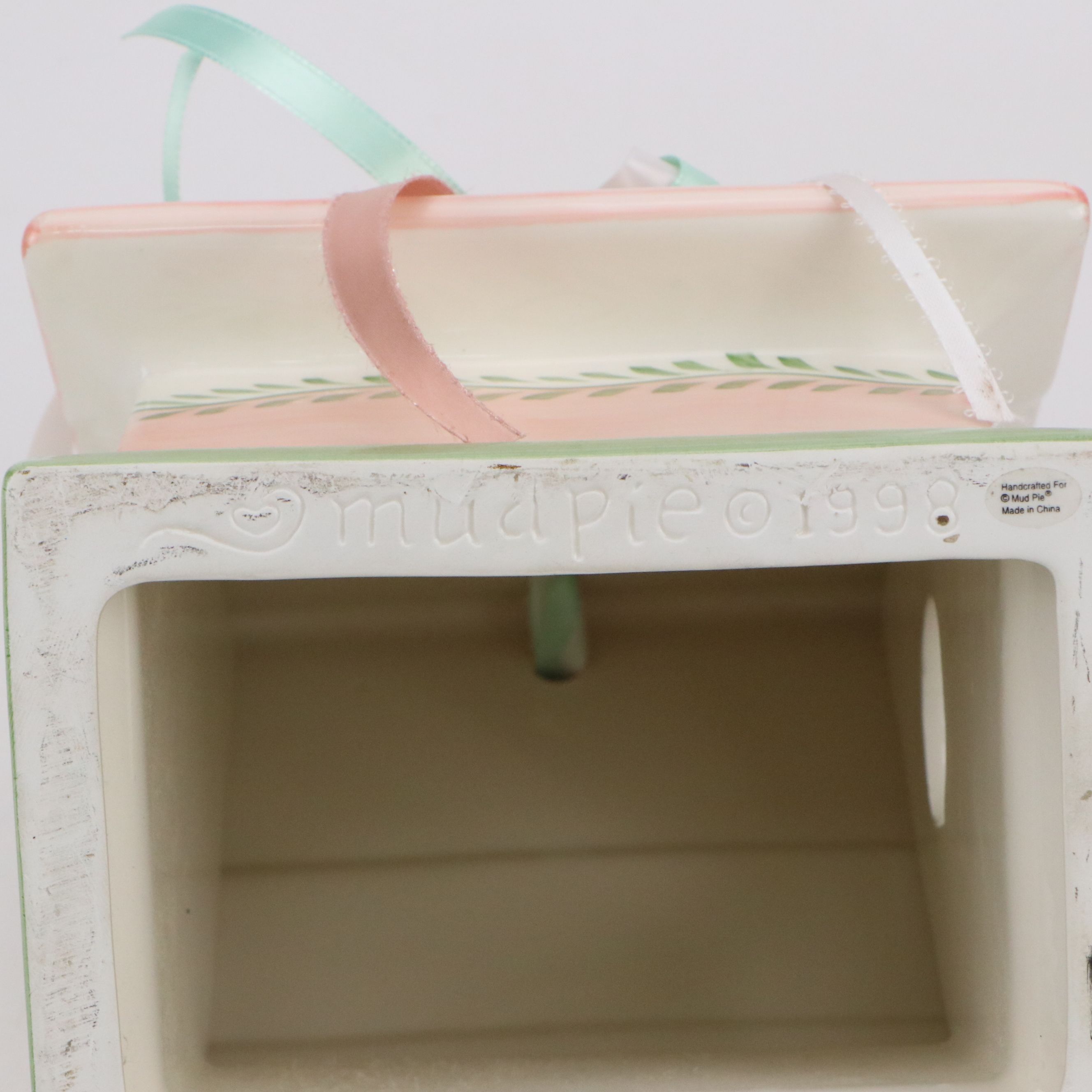 Wedgwood "Icing" Bone China Lidded Dish with Other Teapots and Décor