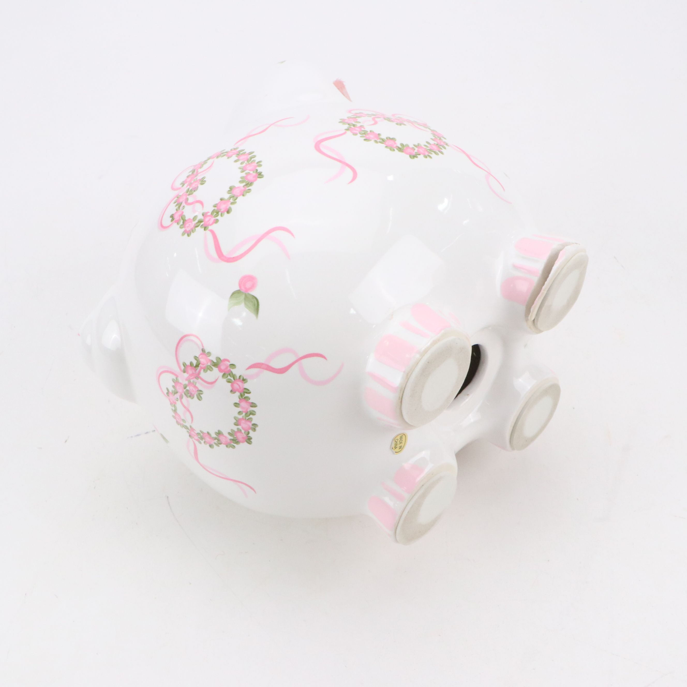 Wedgwood "Icing" Bone China Lidded Dish with Other Teapots and Décor