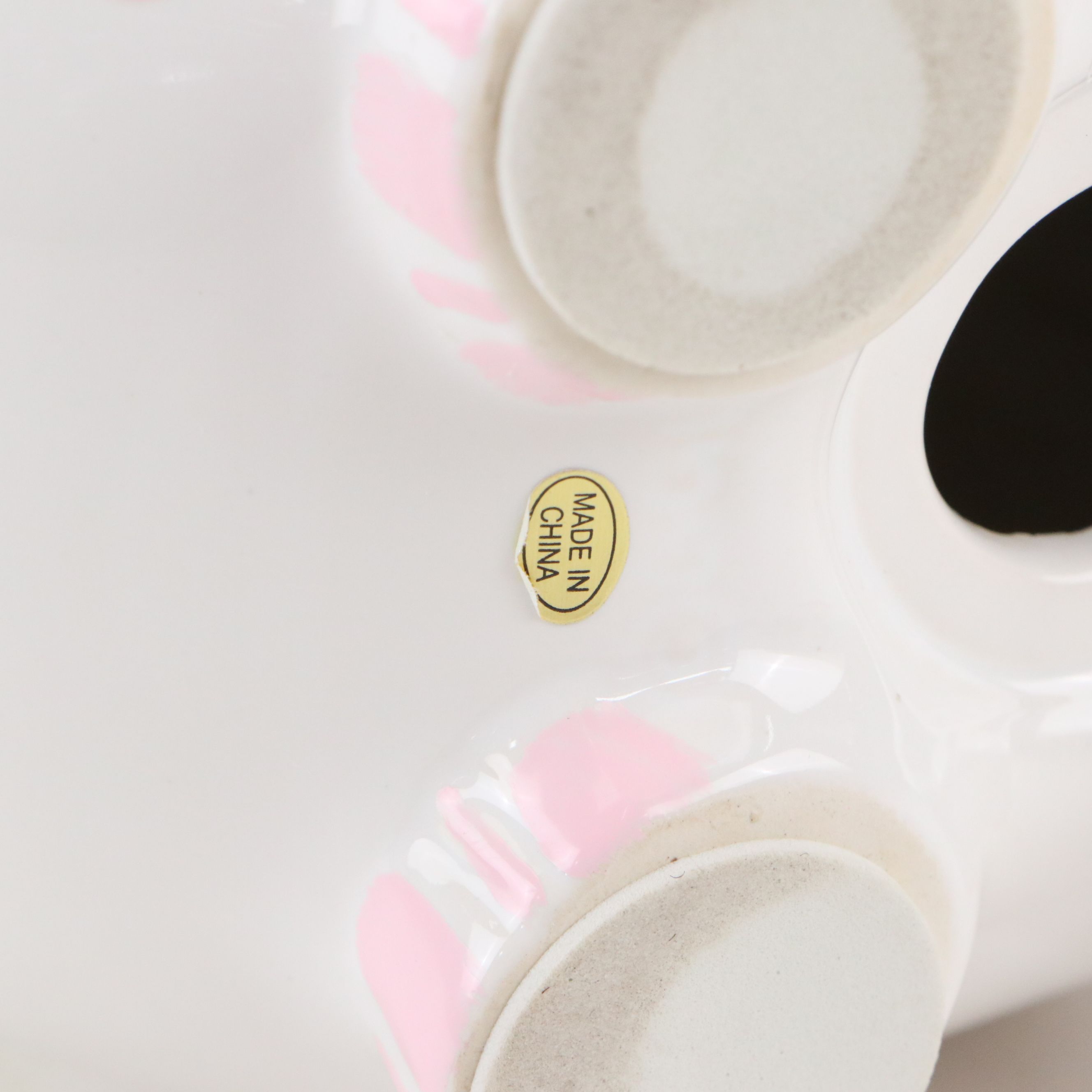 Wedgwood "Icing" Bone China Lidded Dish with Other Teapots and Décor
