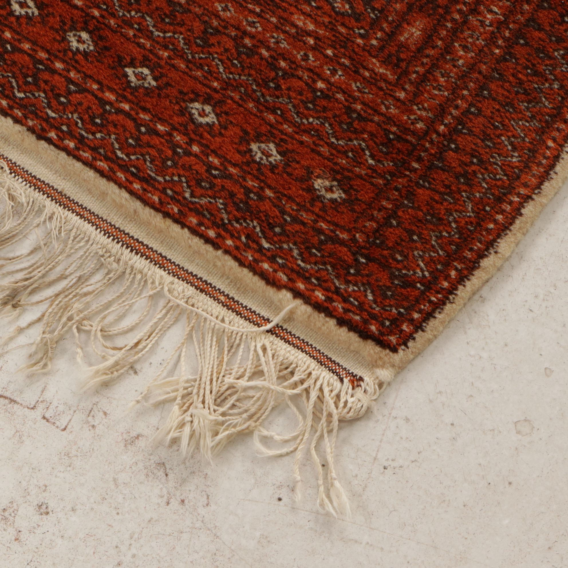 5'1 x 8'1 Hand-Knotted Pakistani Bokhara Area Rug