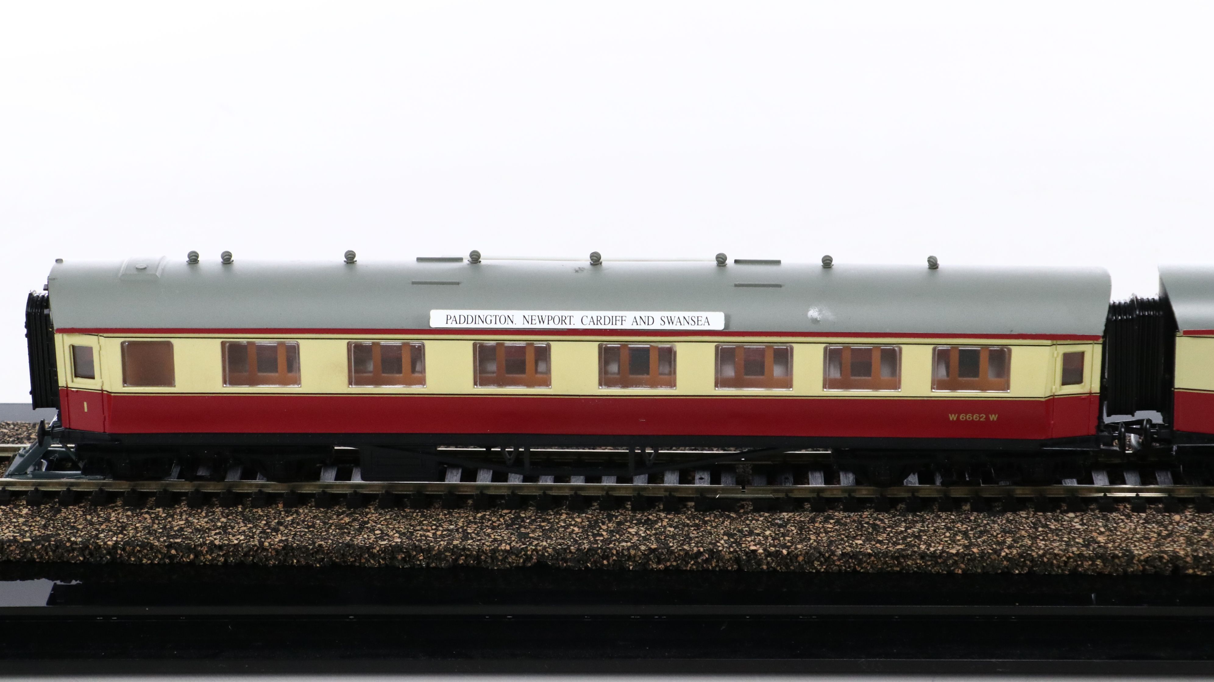 Hornby "Collett" Train Cars with Display Case