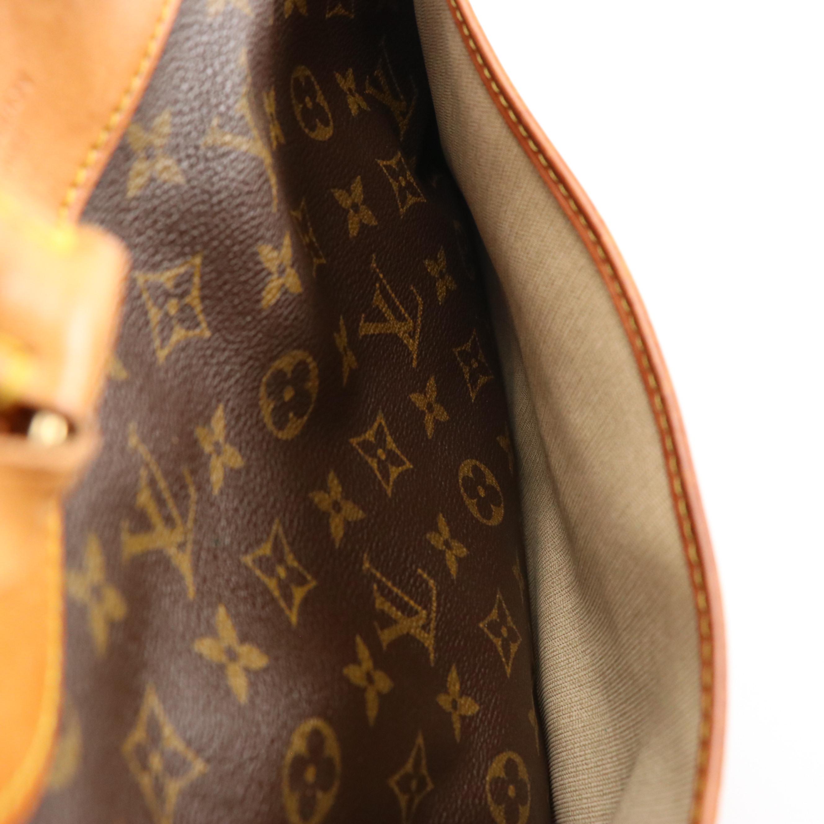 Louis Vuitton Deauville Handbag in Monogram Canvas and Vachetta Leather