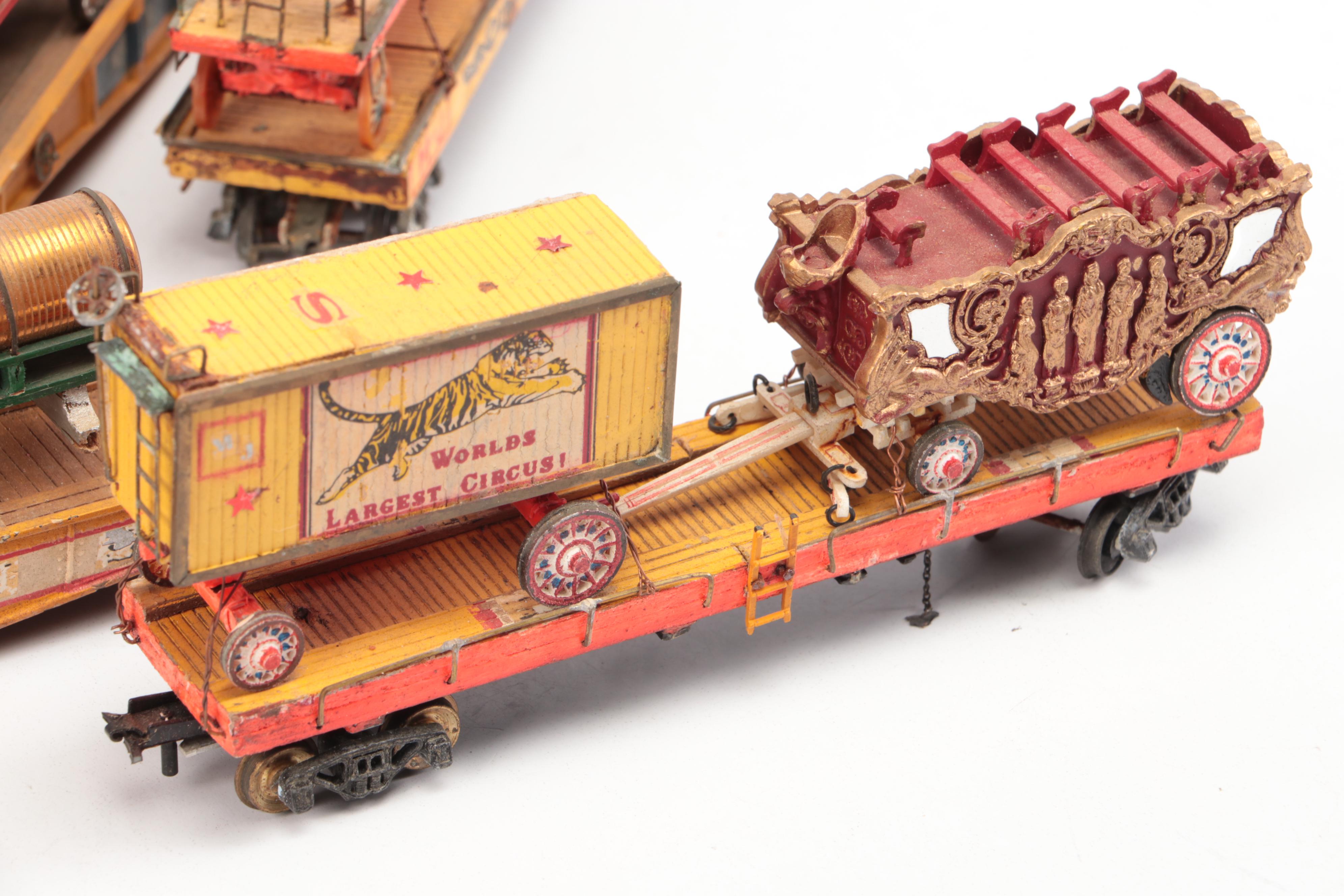 Circus Themed HO Scale Train Set, 20th Century