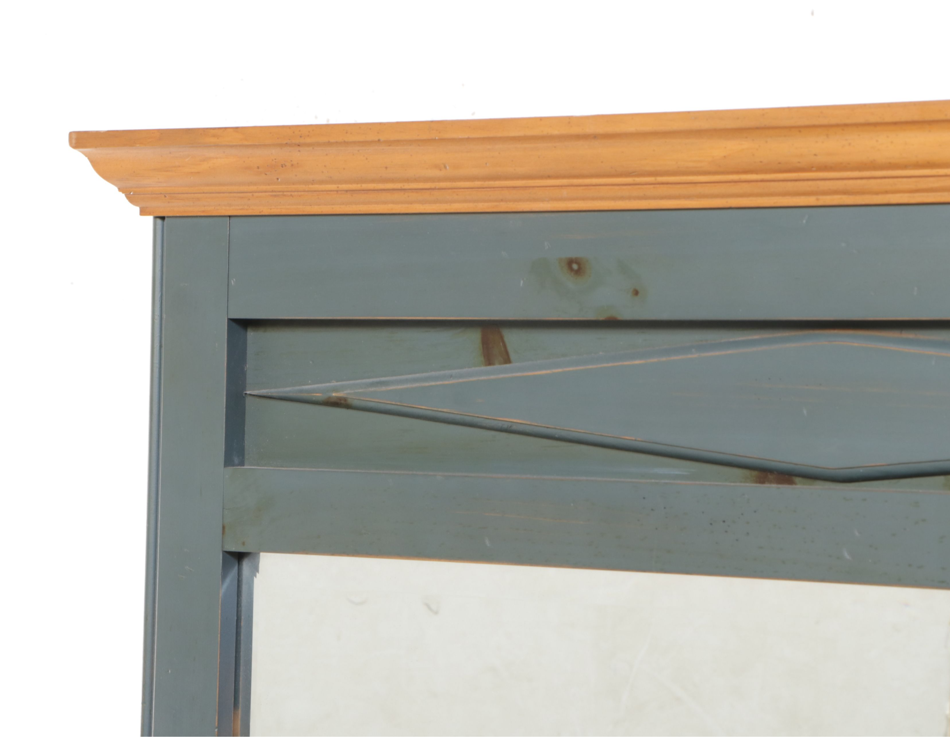 Broyhill Painted Wood Dresser