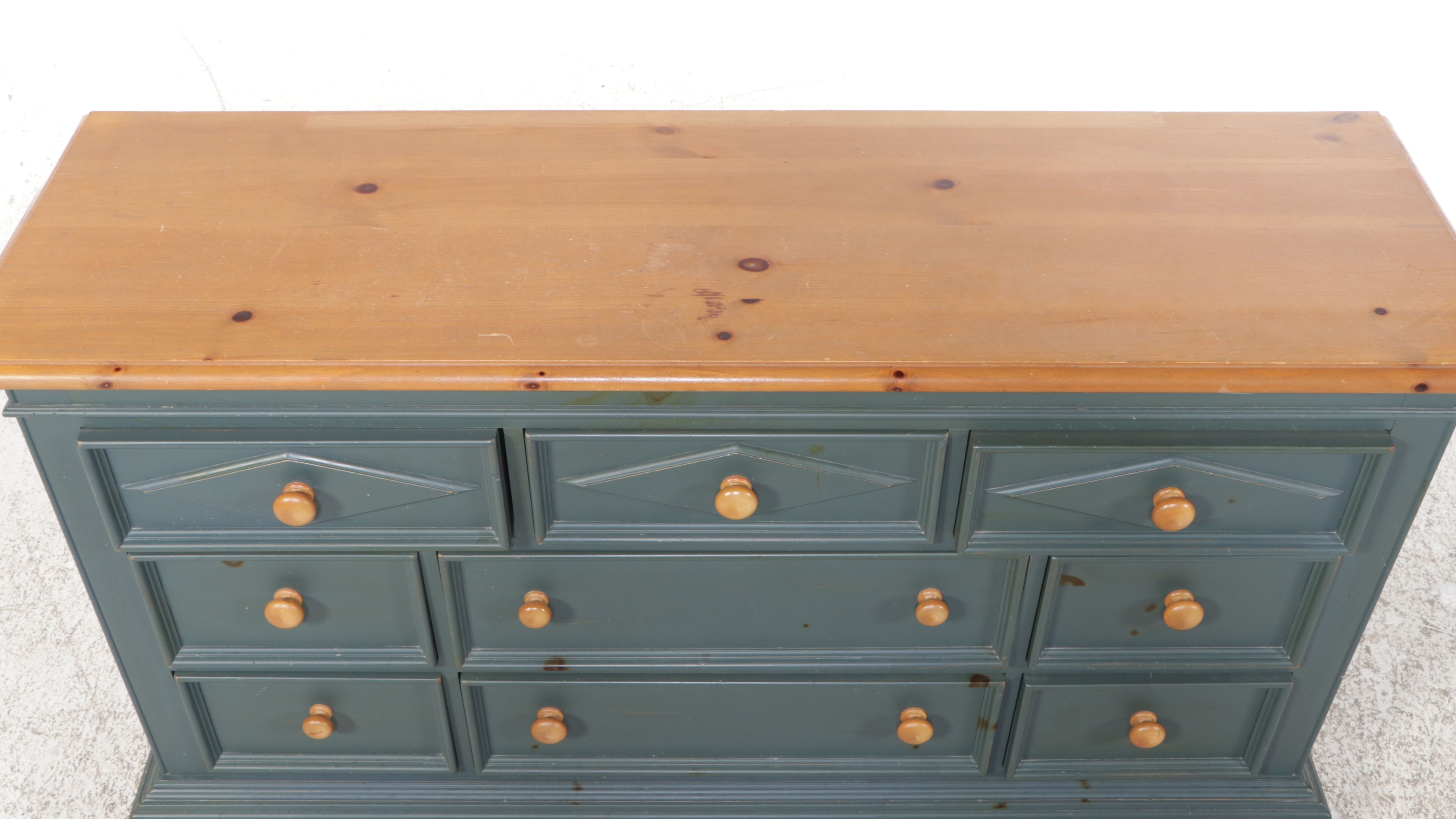 Broyhill Painted Wood Dresser