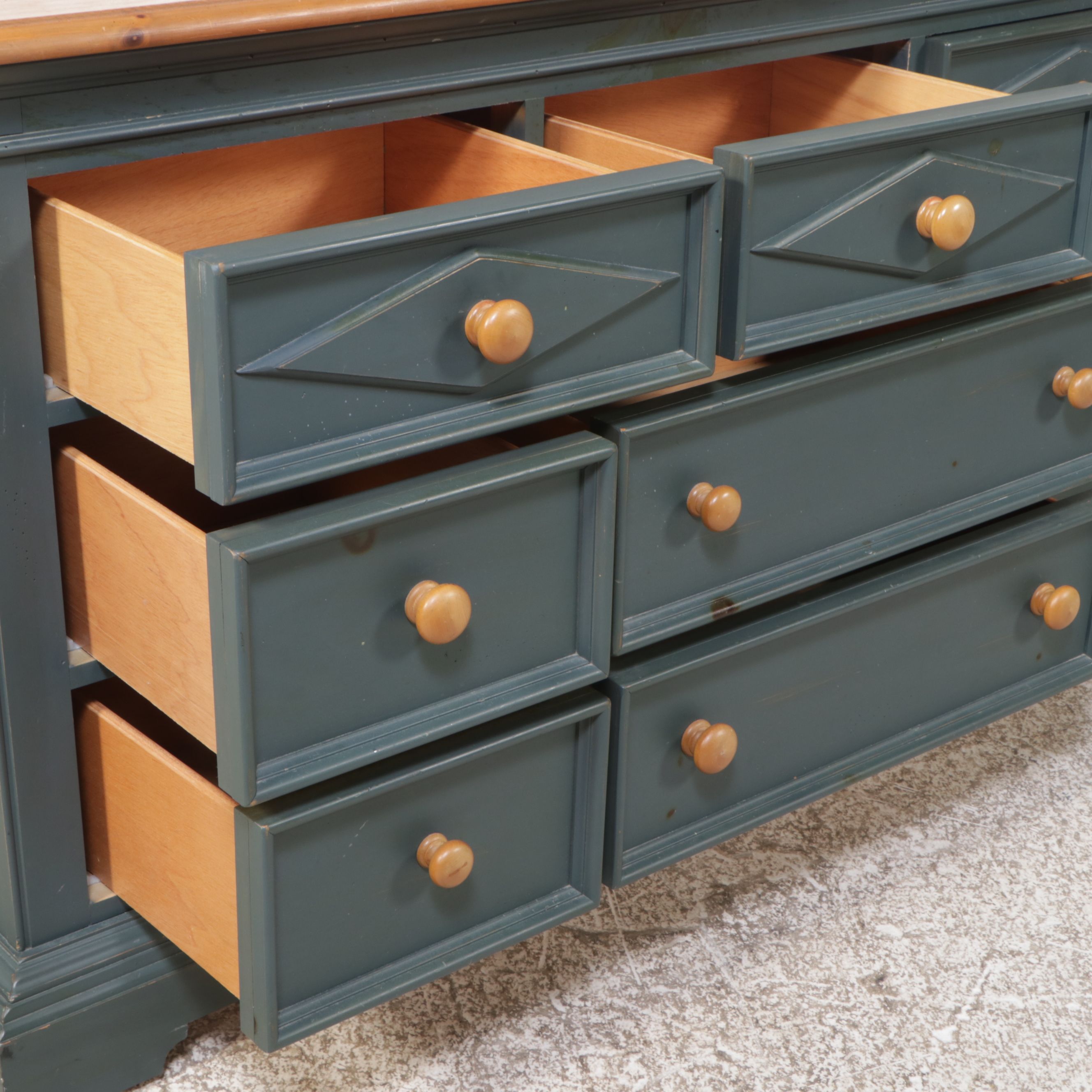 Broyhill Painted Wood Dresser