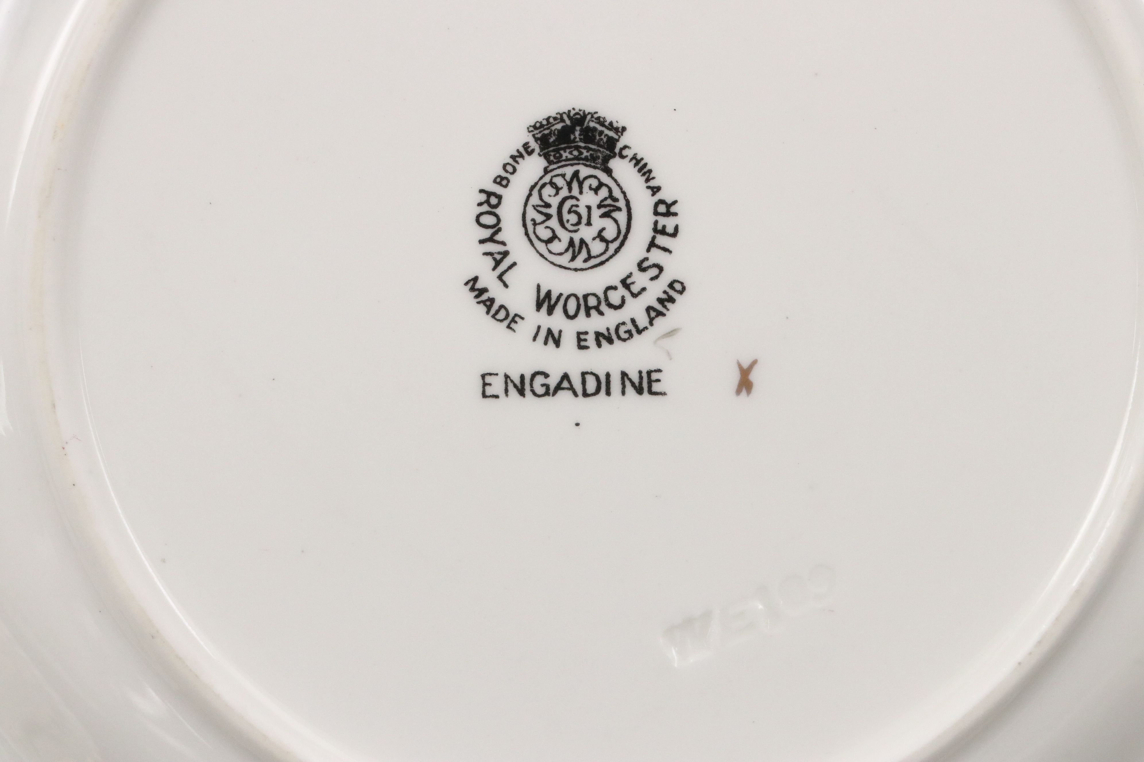 Royal Worcester "Engadine" Bone China Dinnerware and Serving Pieces, 1947 - 1961