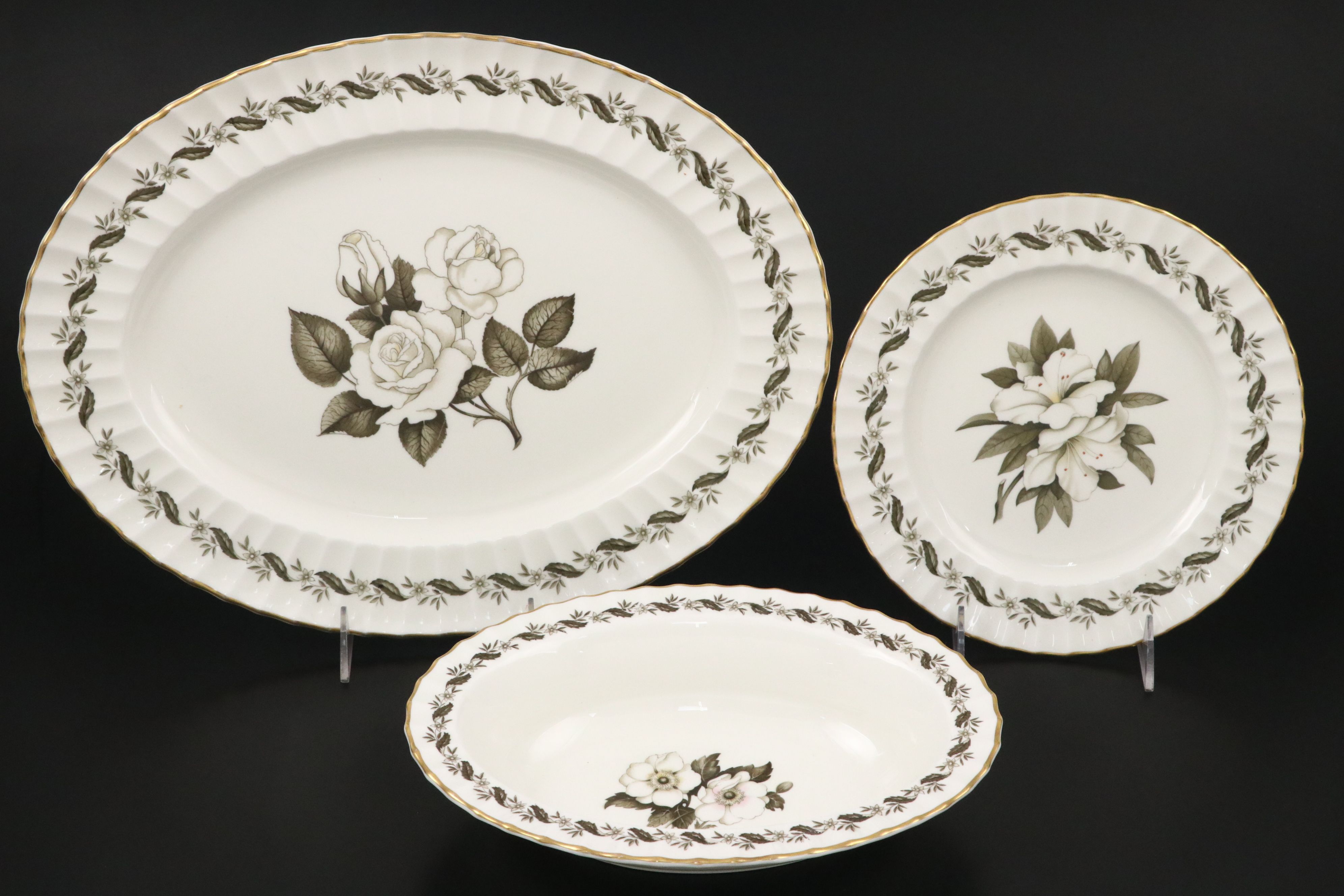 Royal Worcester "Engadine" Bone China Dinnerware and Serving Pieces, 1947 - 1961
