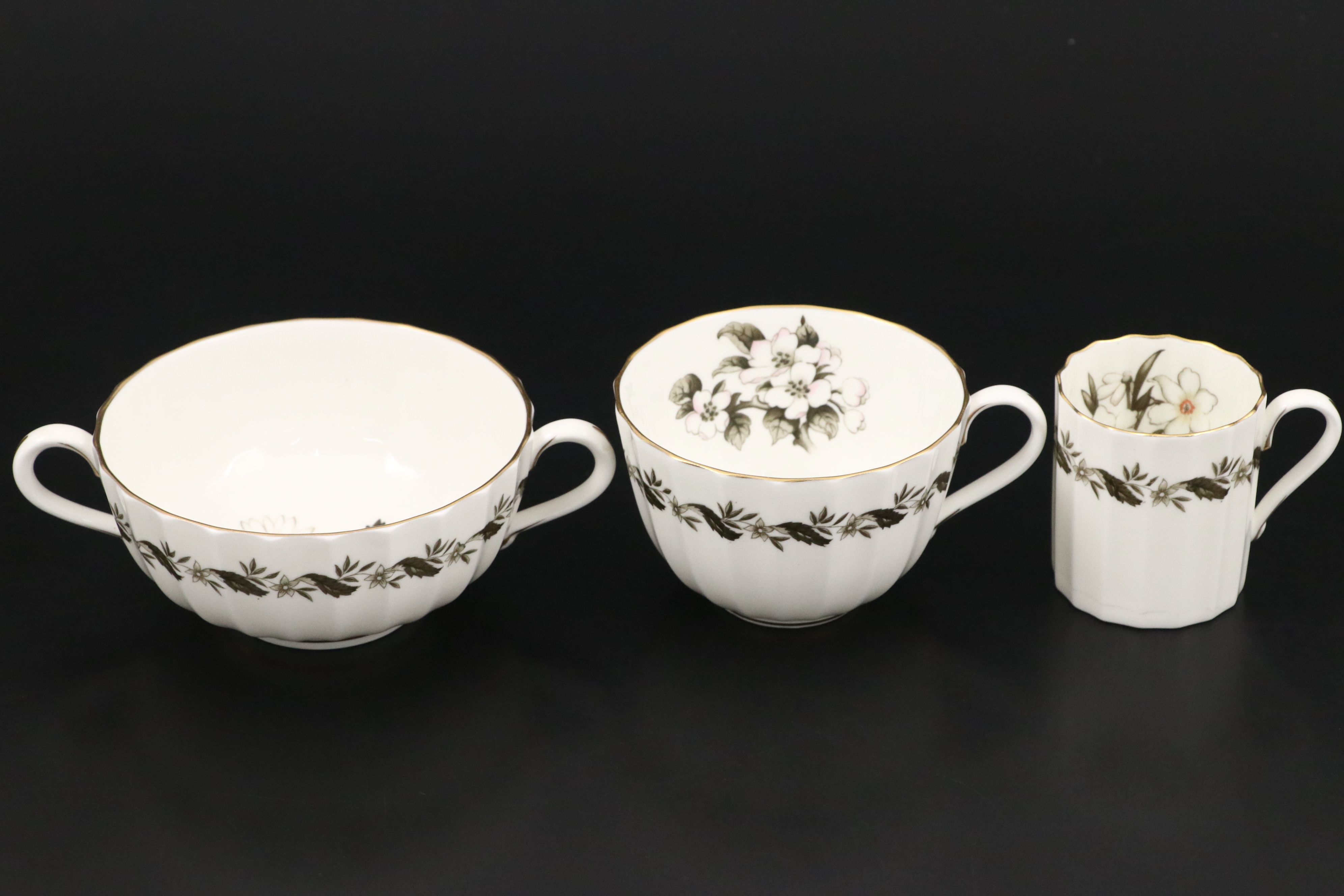 Royal Worcester "Engadine" Bone China Dinnerware and Serving Pieces, 1947 - 1961