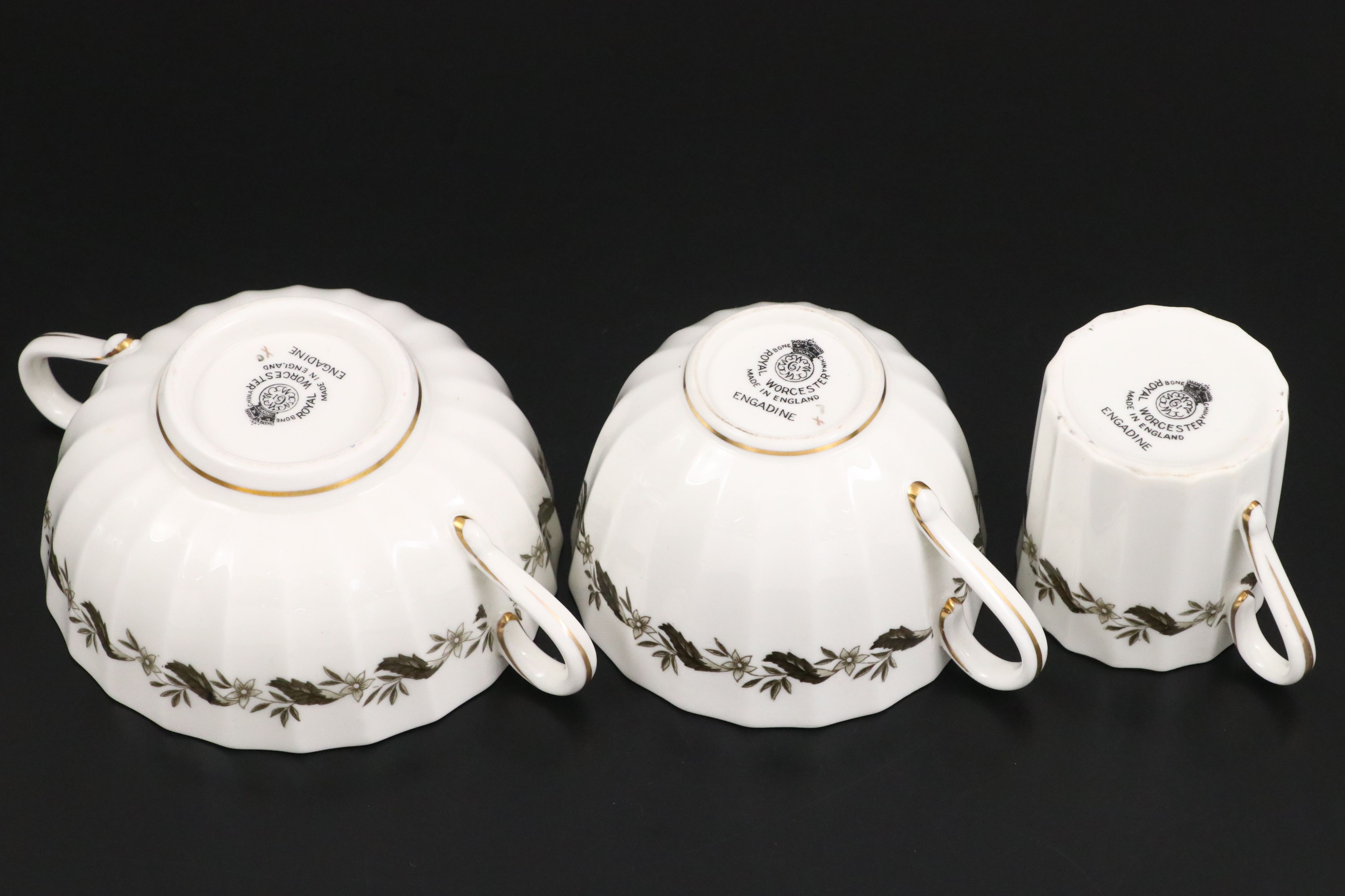 Royal Worcester "Engadine" Bone China Dinnerware and Serving Pieces, 1947 - 1961