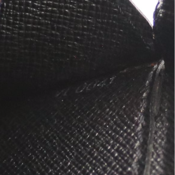 Louis Vuitton Porte-Documents Lozan in Taïga Leather