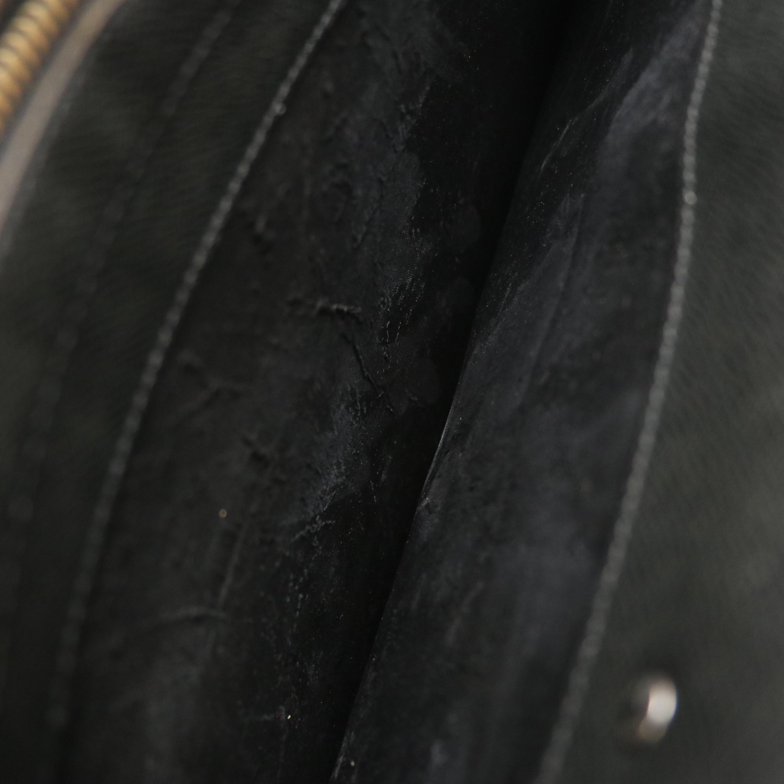 Louis Vuitton Porte-Documents Lozan in Taïga Leather