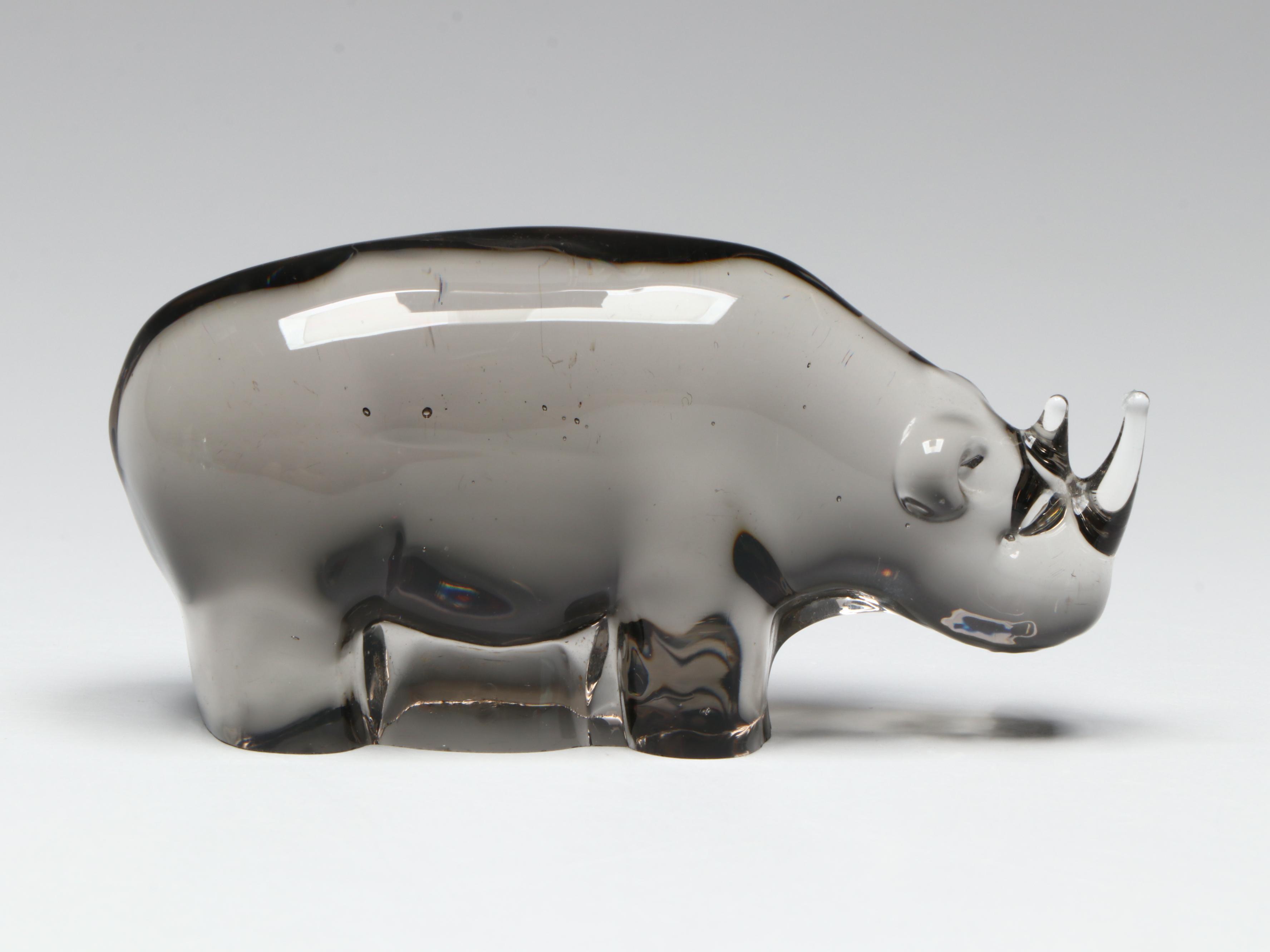 Portuguese Majolica Chinoiserie Ginger Jar with Fenton and Other Glass Decor