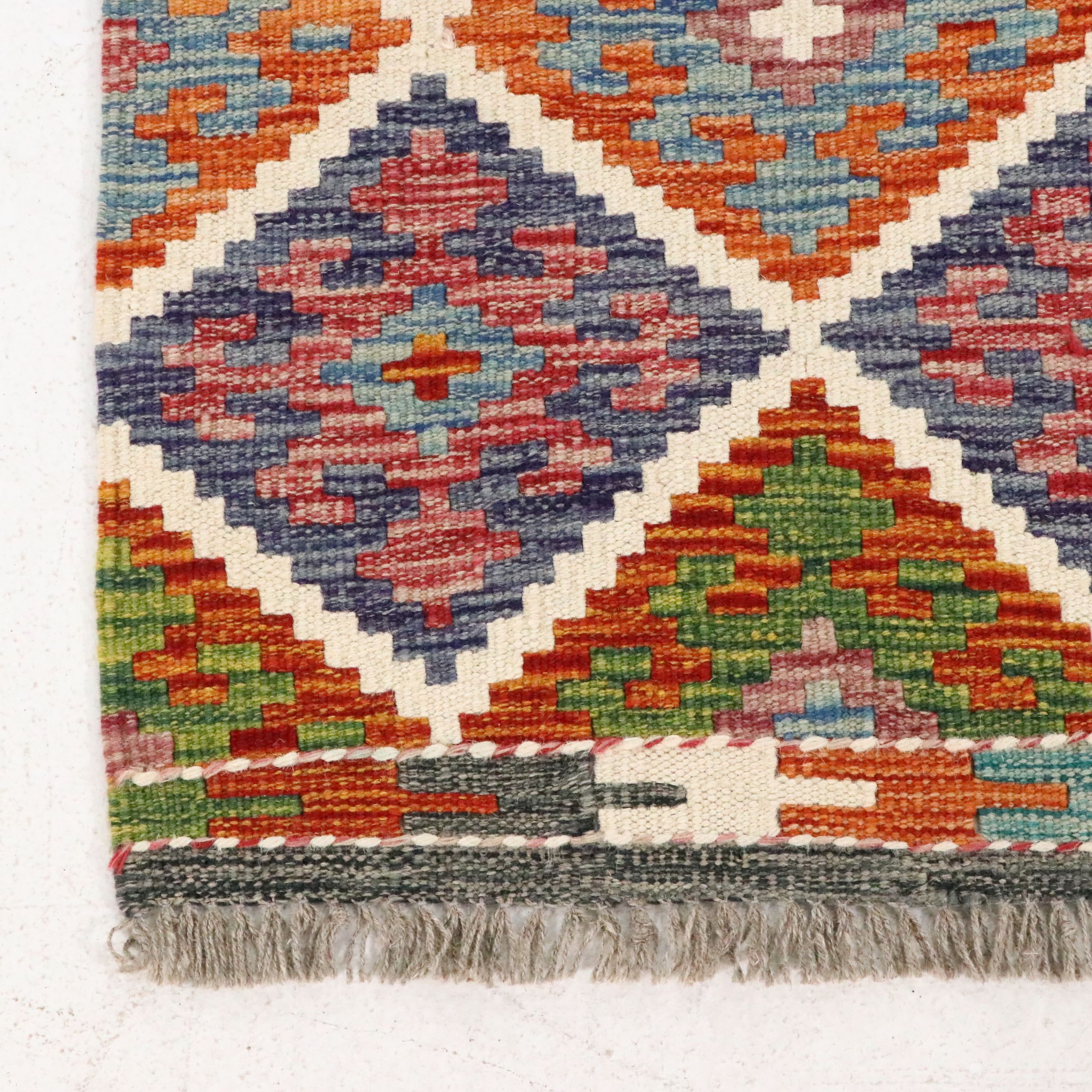 2'9 x 8'2 Handwoven Pakistani Kilim Carpet Runner