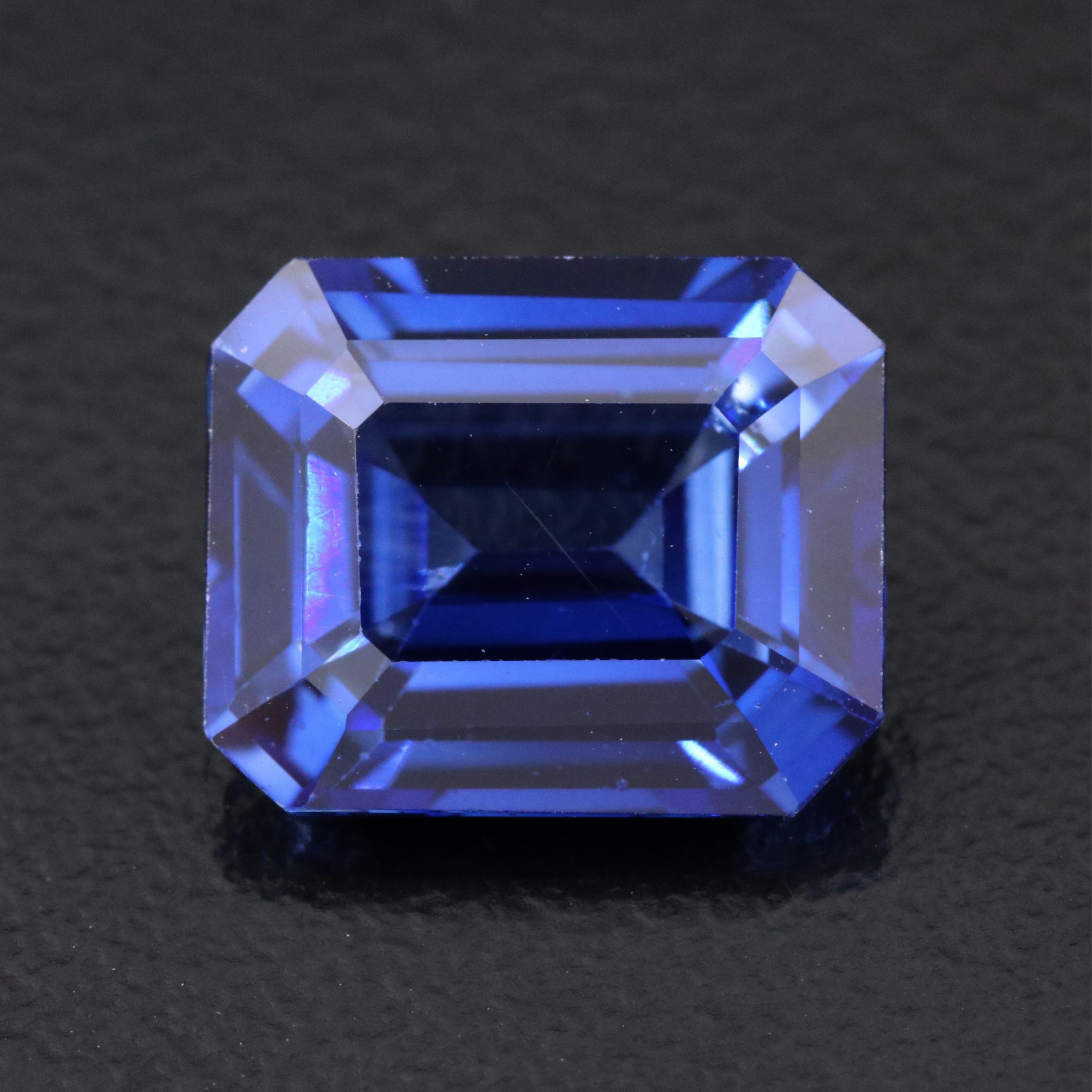 Loose 7.11 CT Lab Grown Sapphire