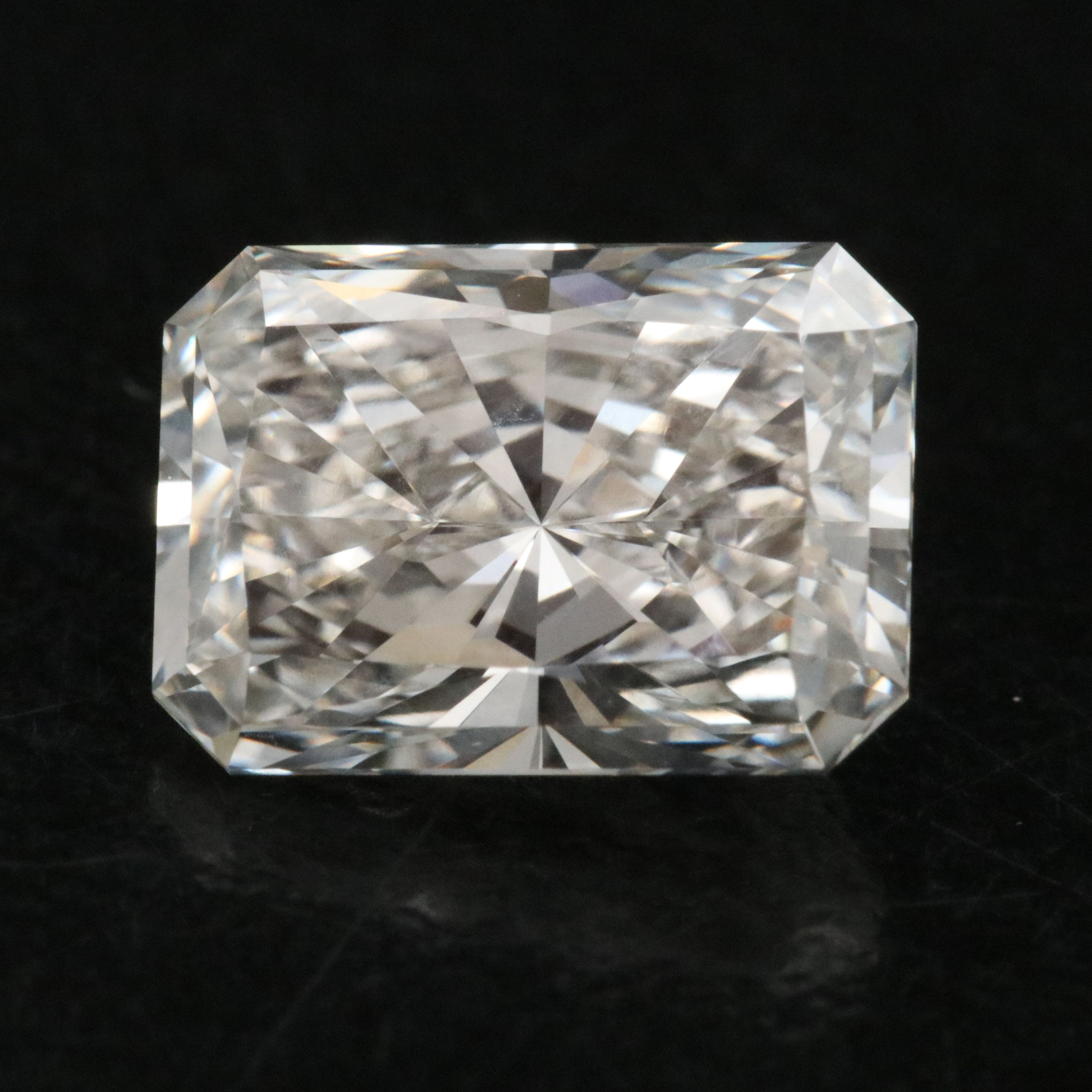 Loose 1.95 CT Lab Grown Diamond with IGI Report