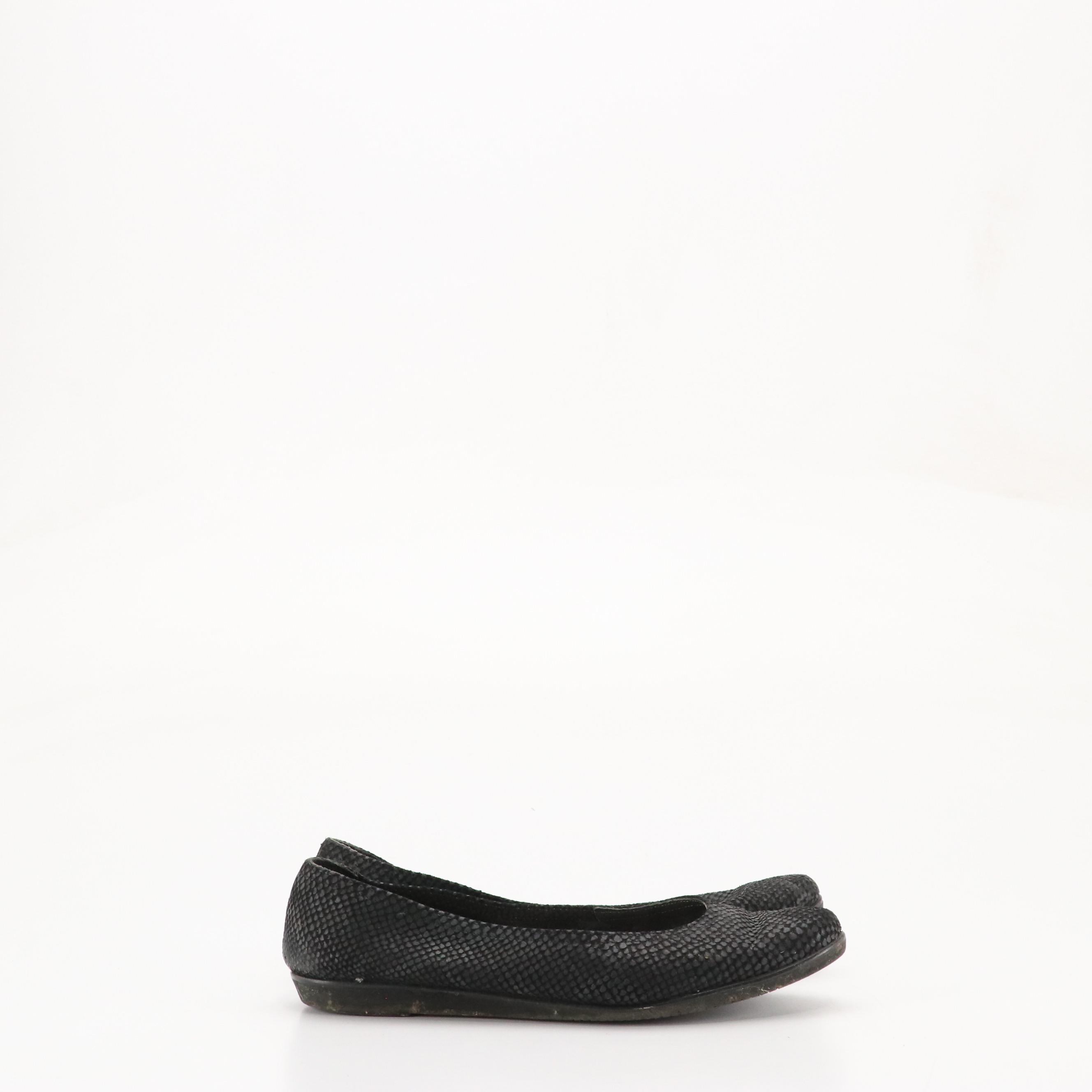 Salvatore Ferragamo Black Textured Suede Low-Heeled Shoes