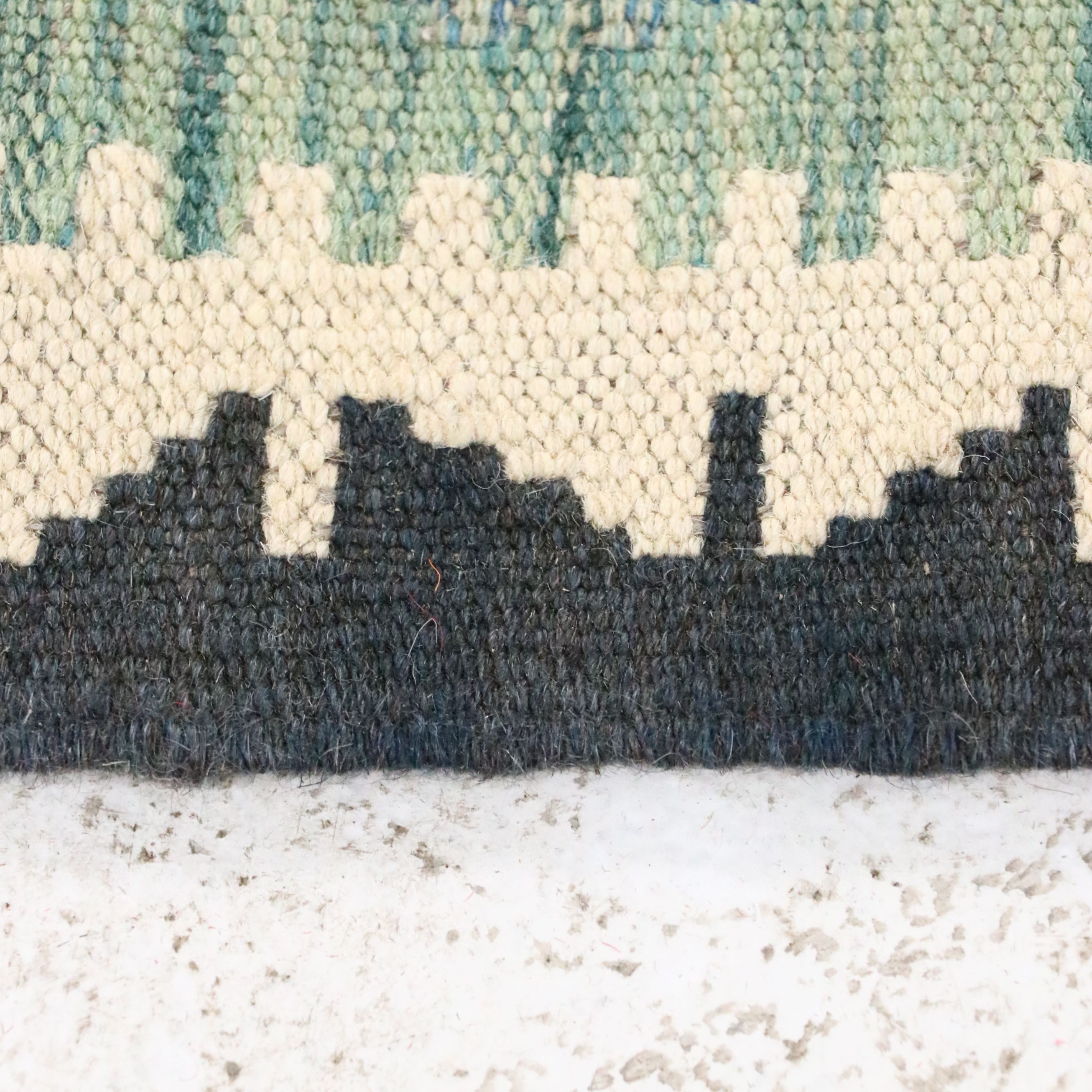 6'6 x 10'1 Handwoven Pakistani Kilim Area Rug