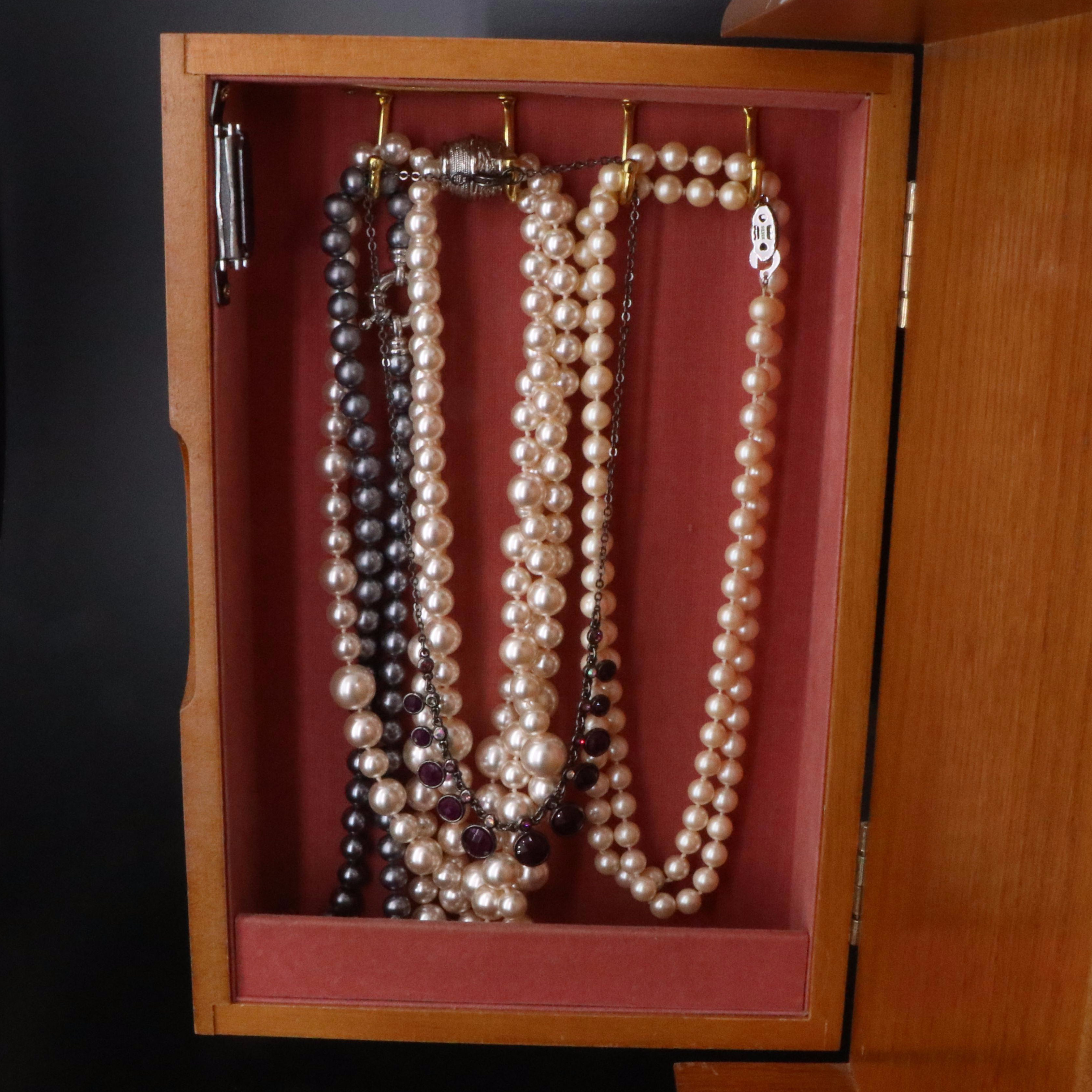 Uncommon Discoveries: Jewelry Collection