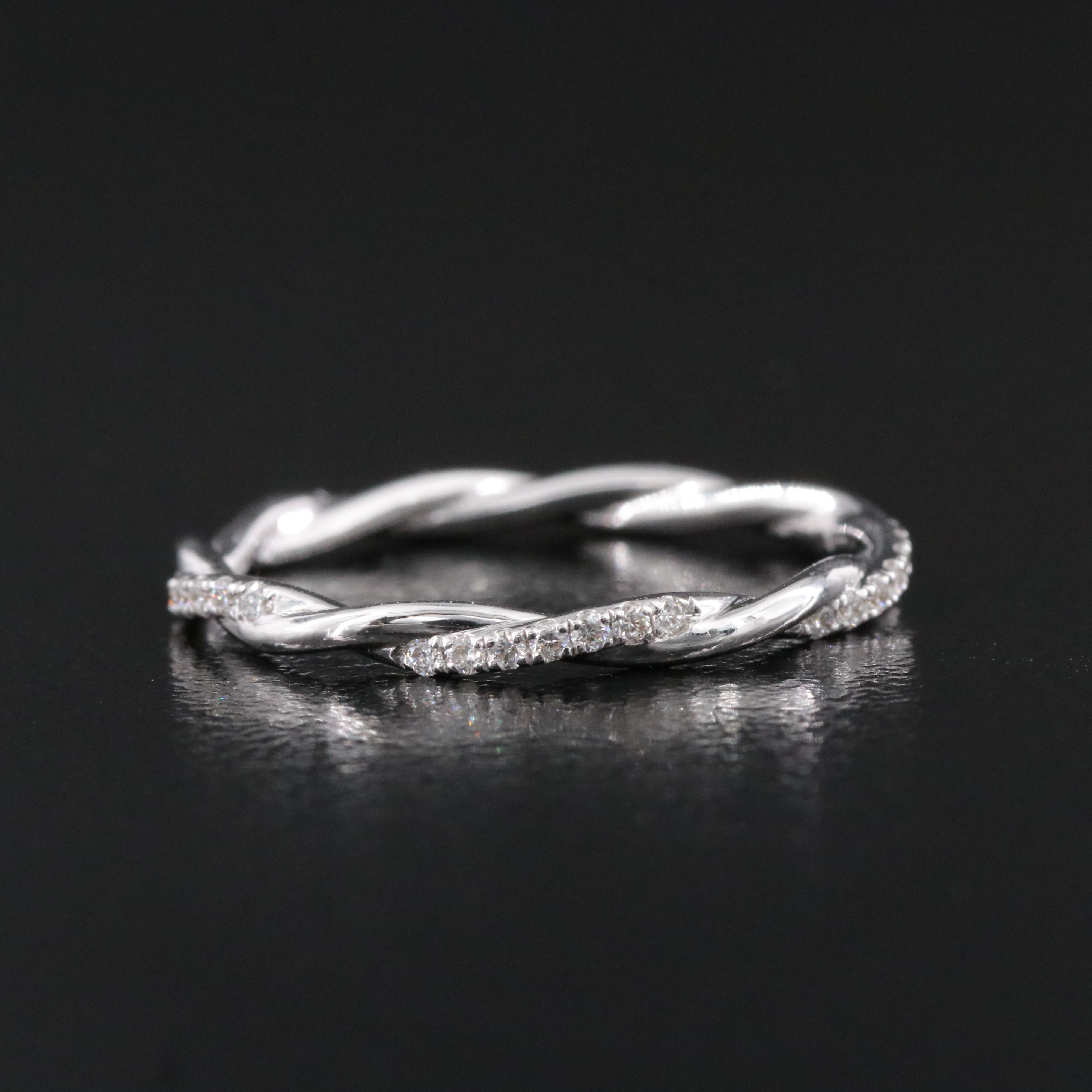 18K 0.14 CTW Lab Grown Diamond Twisted Band