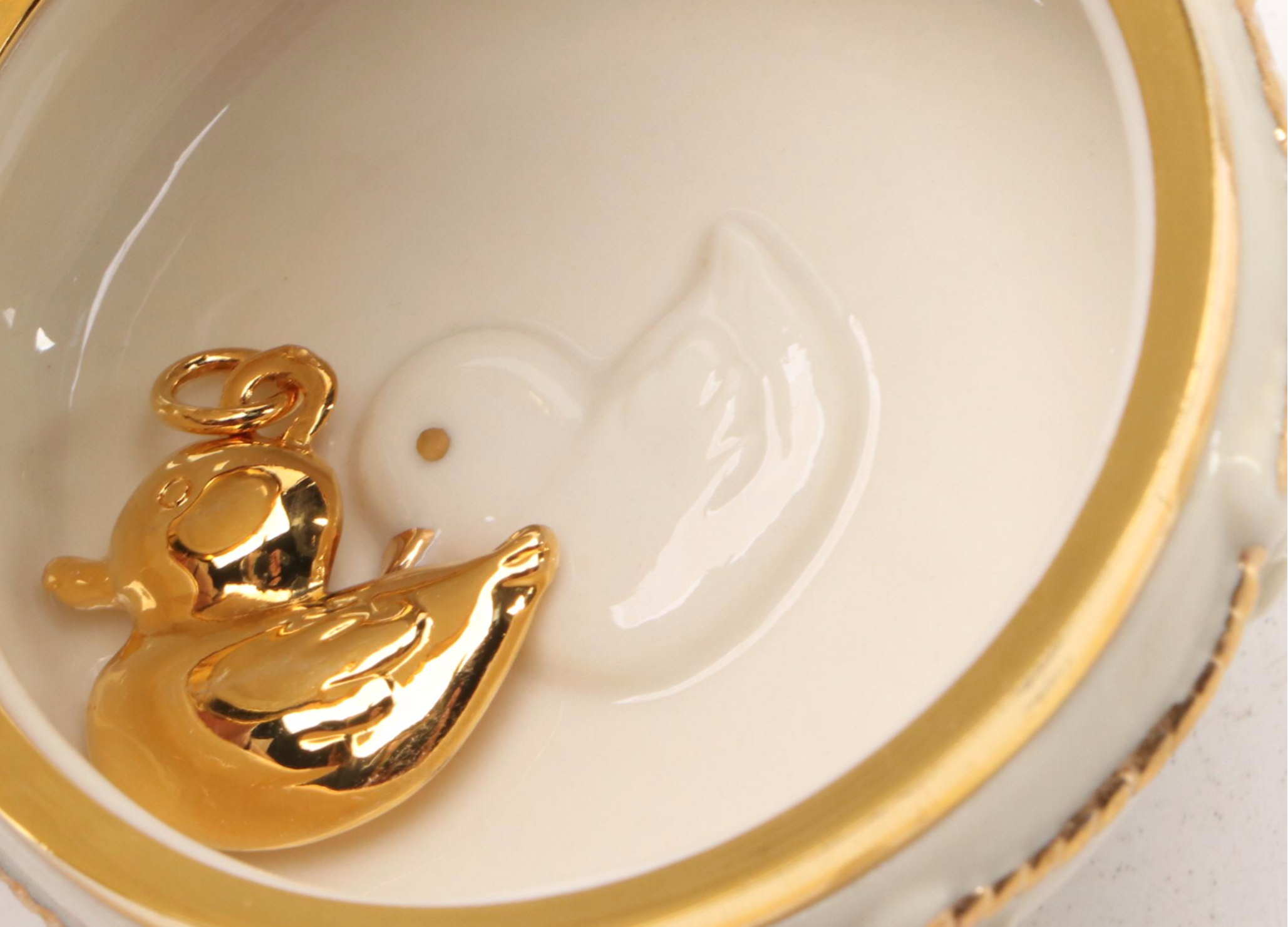 Lenox Disney Treasures Ceramic "A Picnic with Mickey" Treasures Box with More