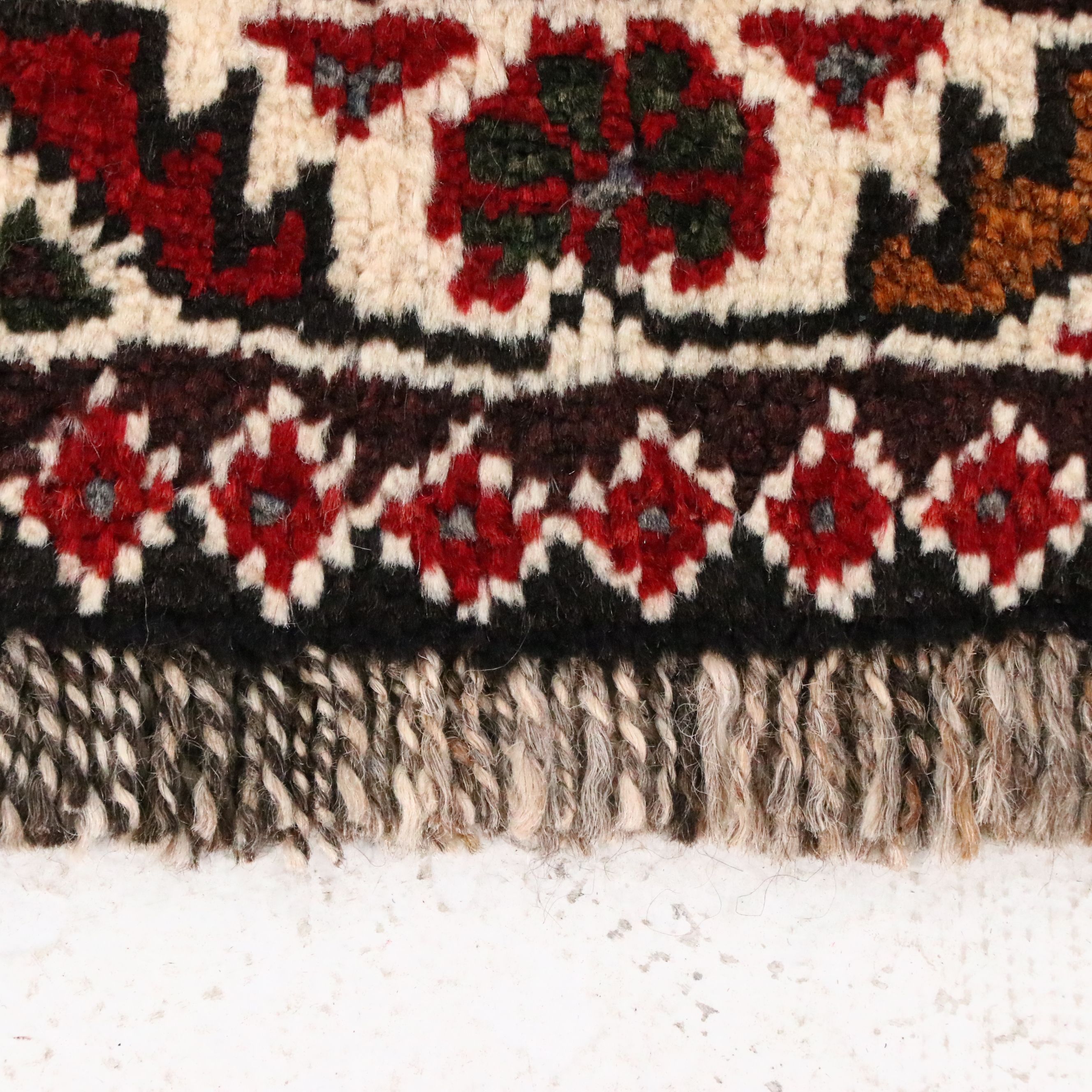 3'10 x 5'6 Hand-Knotted Persian Qashqai Area Rug