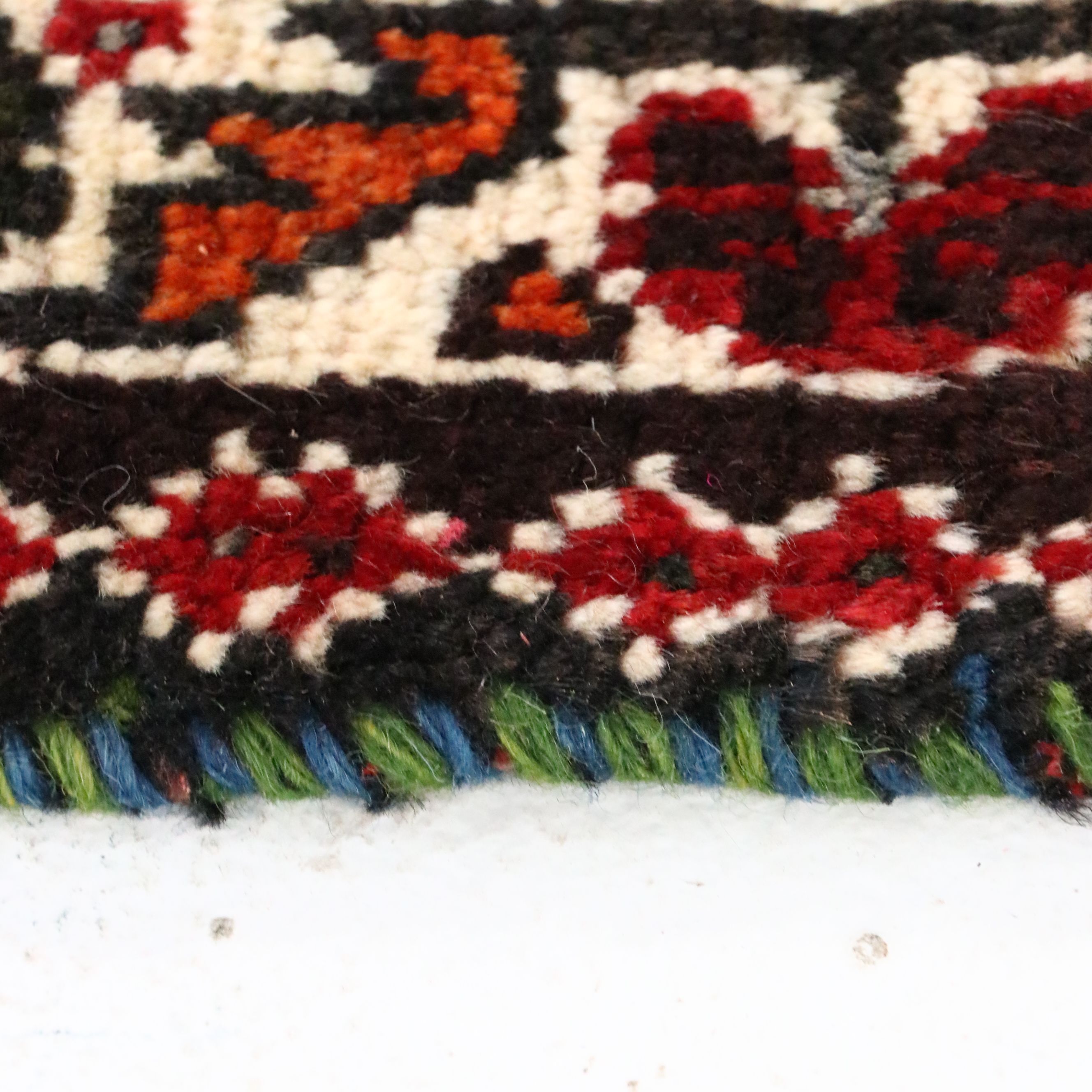 3'10 x 5'6 Hand-Knotted Persian Qashqai Area Rug