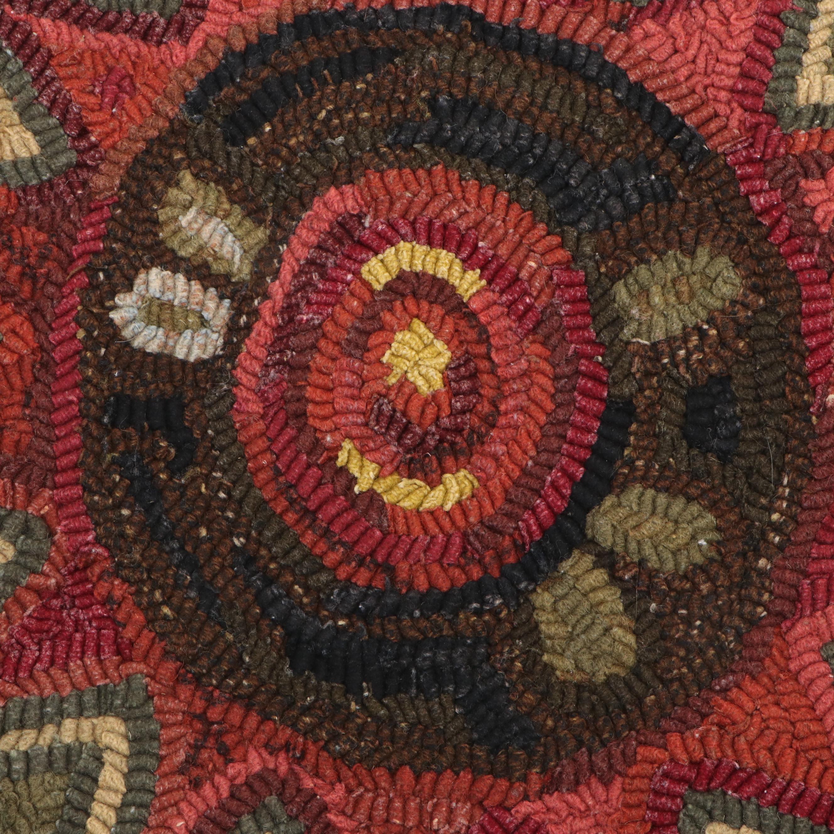 1'4 Round Hand-Hooked Floral Accent Rug