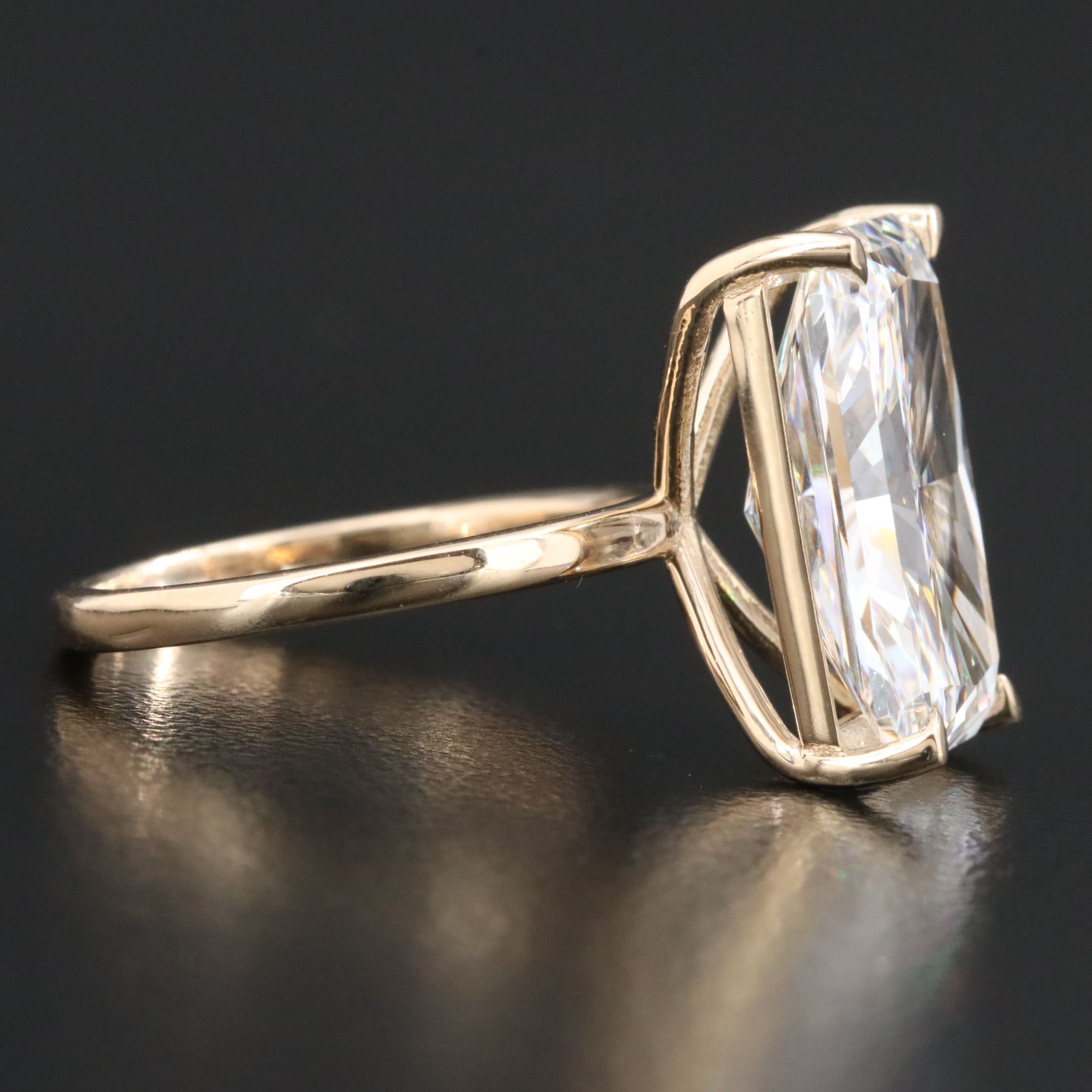 14K 9.01 CT Lab Grown Diamond Solitaire Ring with IGI Report