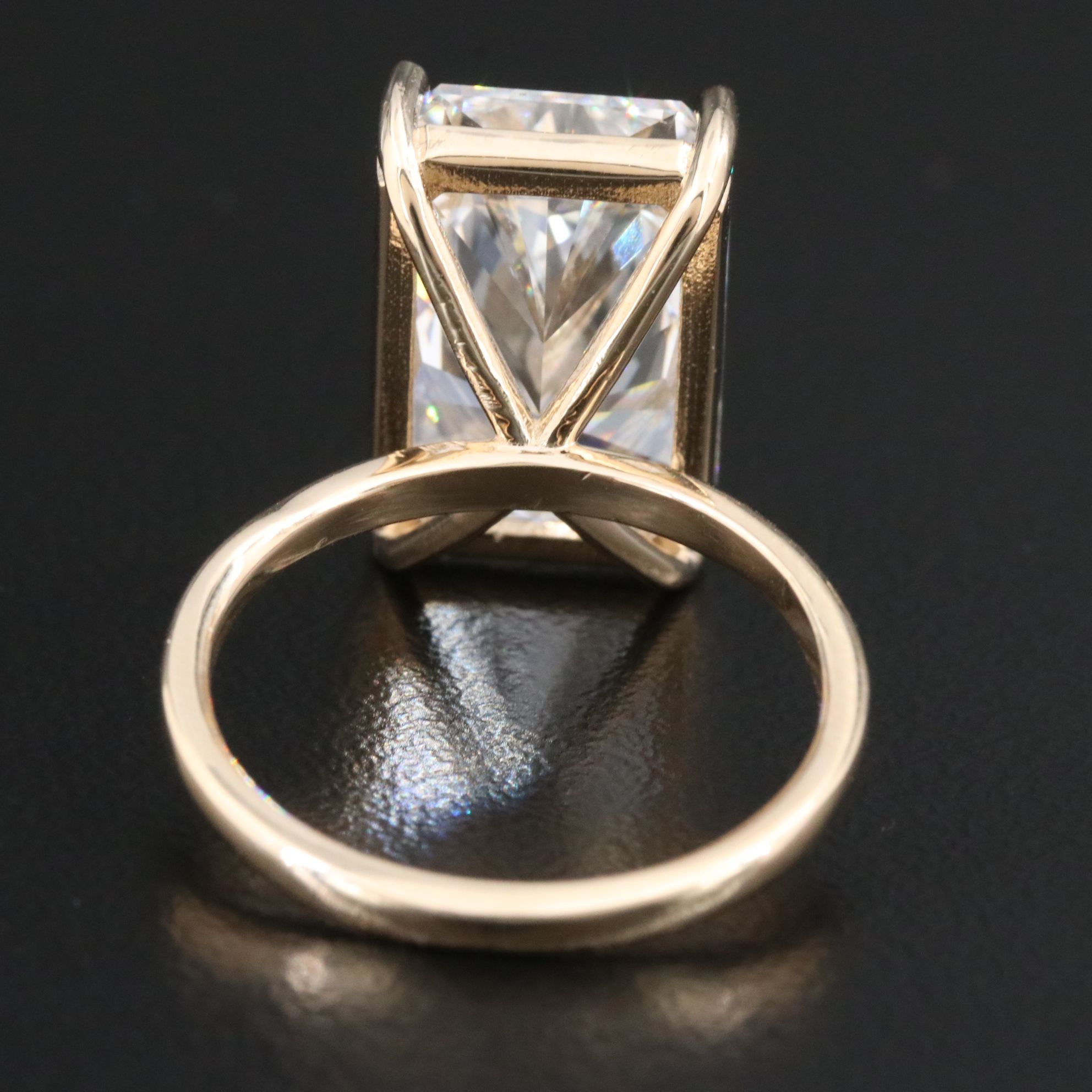 14K 9.01 CT Lab Grown Diamond Solitaire Ring with IGI Report