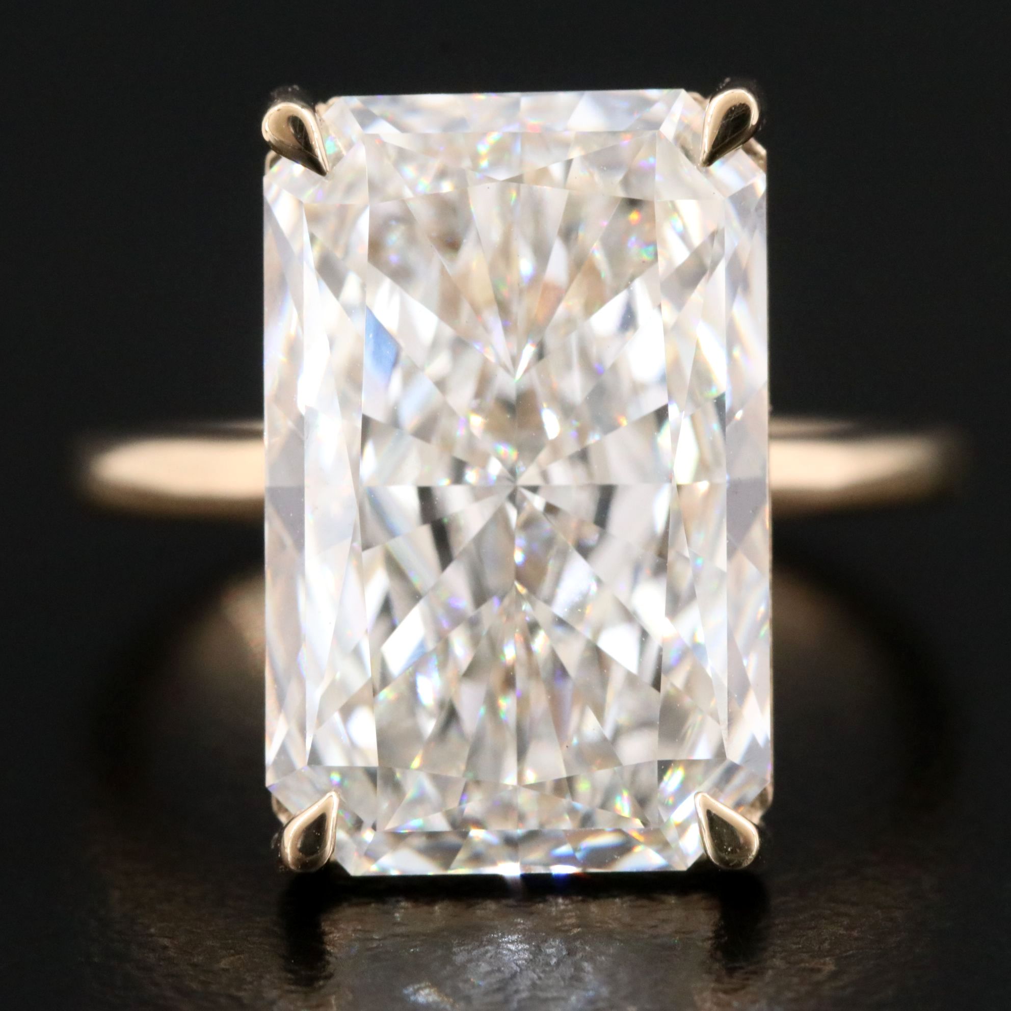 14K 9.01 CT Lab Grown Diamond Solitaire Ring with IGI Report