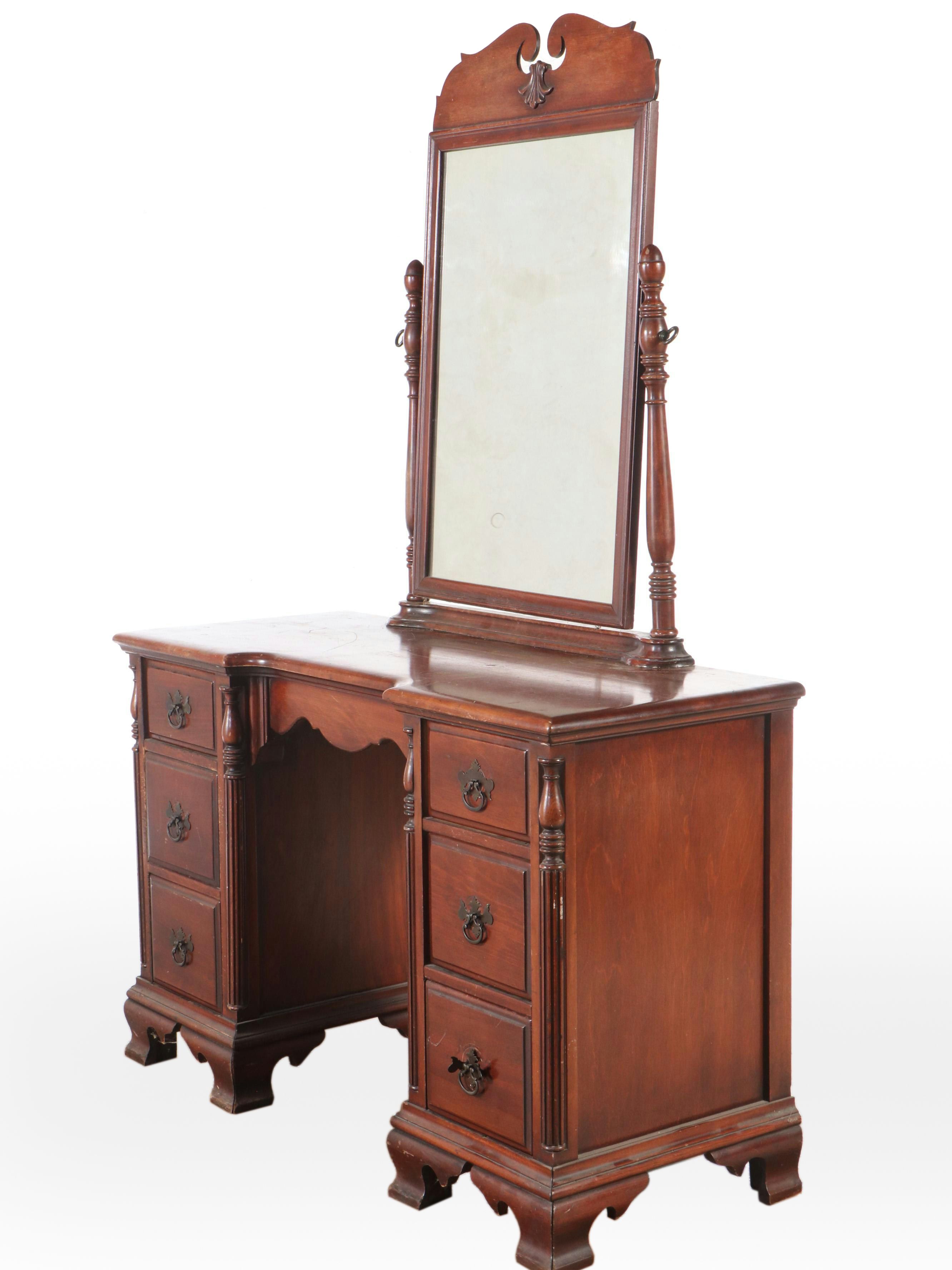 Chippendale Style Mahogany Vanity Desk