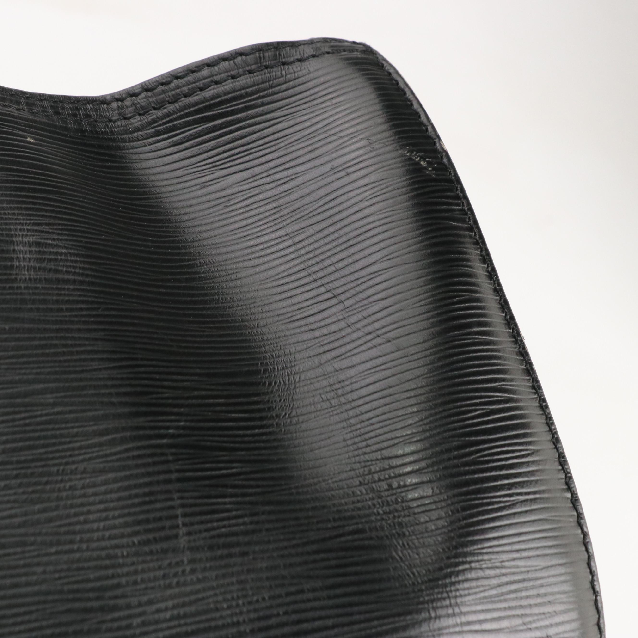 Louis Vuitton Keepall 55 in Black Epi and Smooth Leather