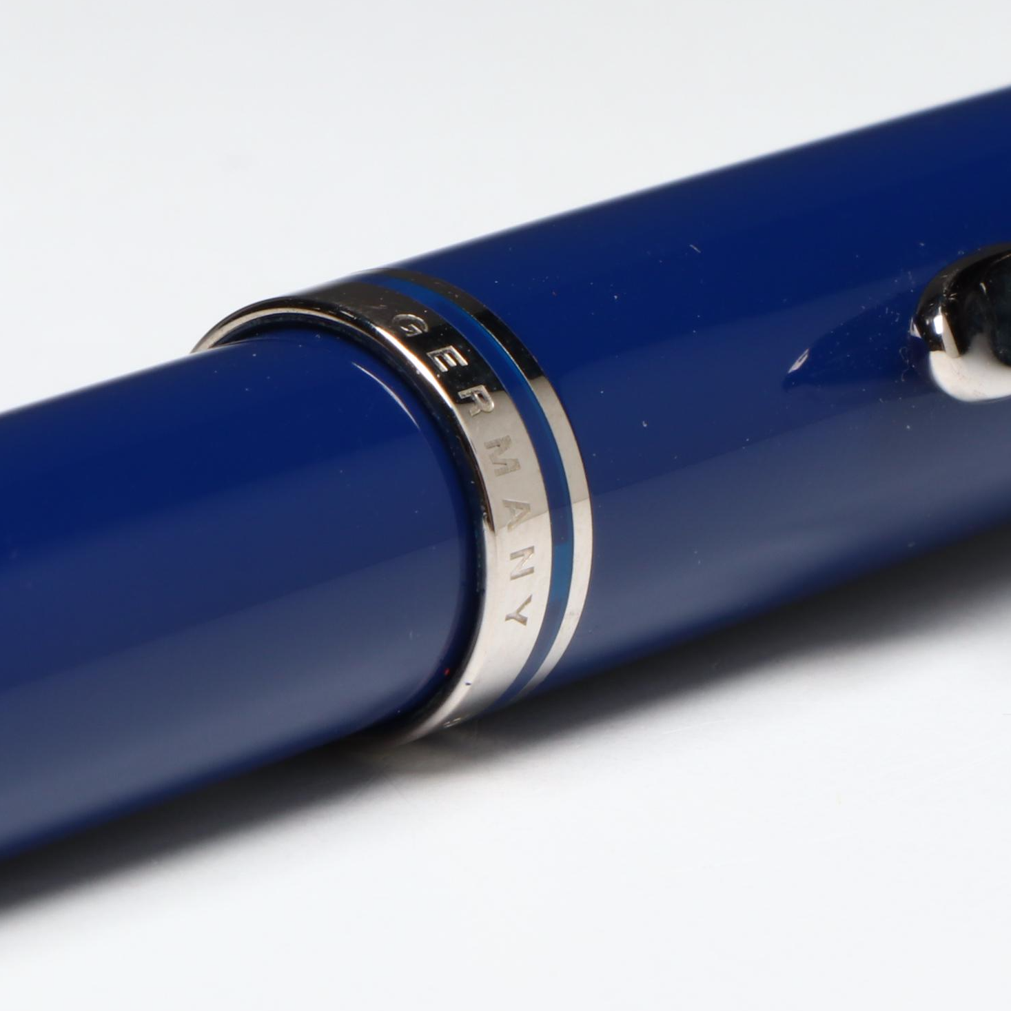 Pelikan Souverän Navy Blue Resin Rollerball Pen