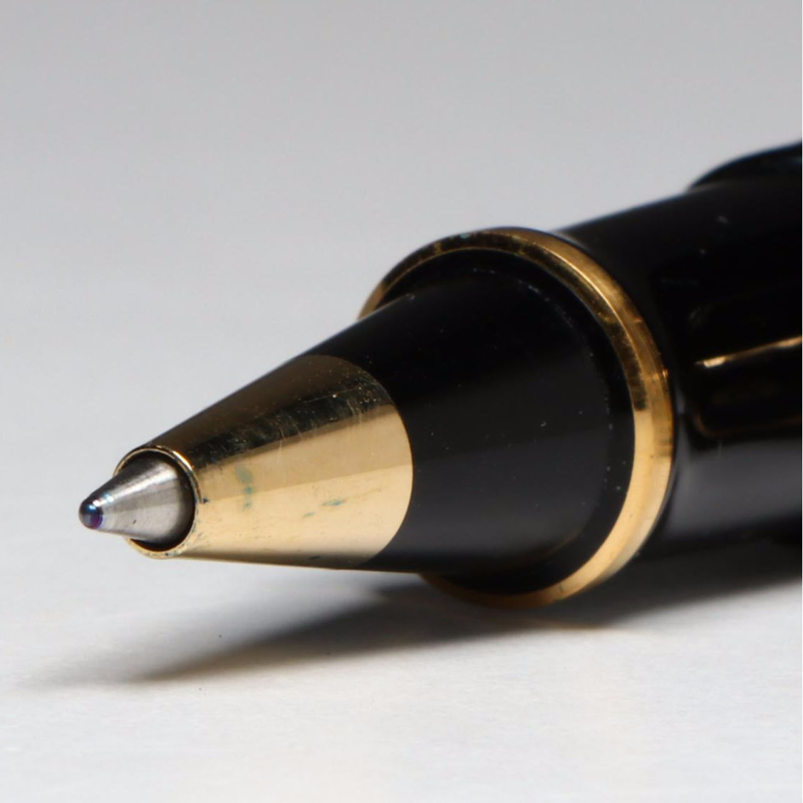 Pelikan Souverän R800 Blue and Black Rollerball Pen